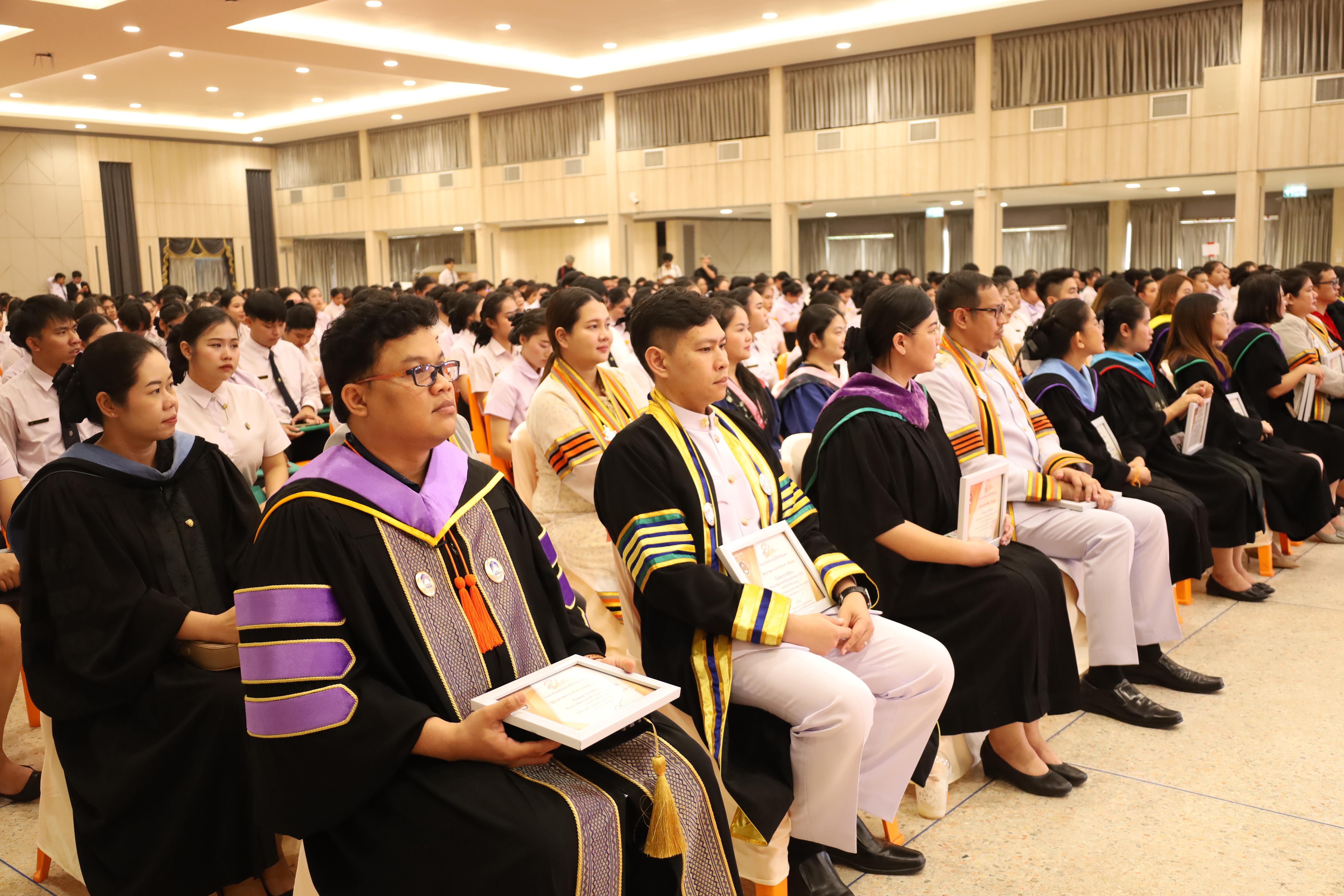 2037. งานปัจฉิมนิเทศนักศึกษาหลักสูตรครุศาสตรบัณฑิต