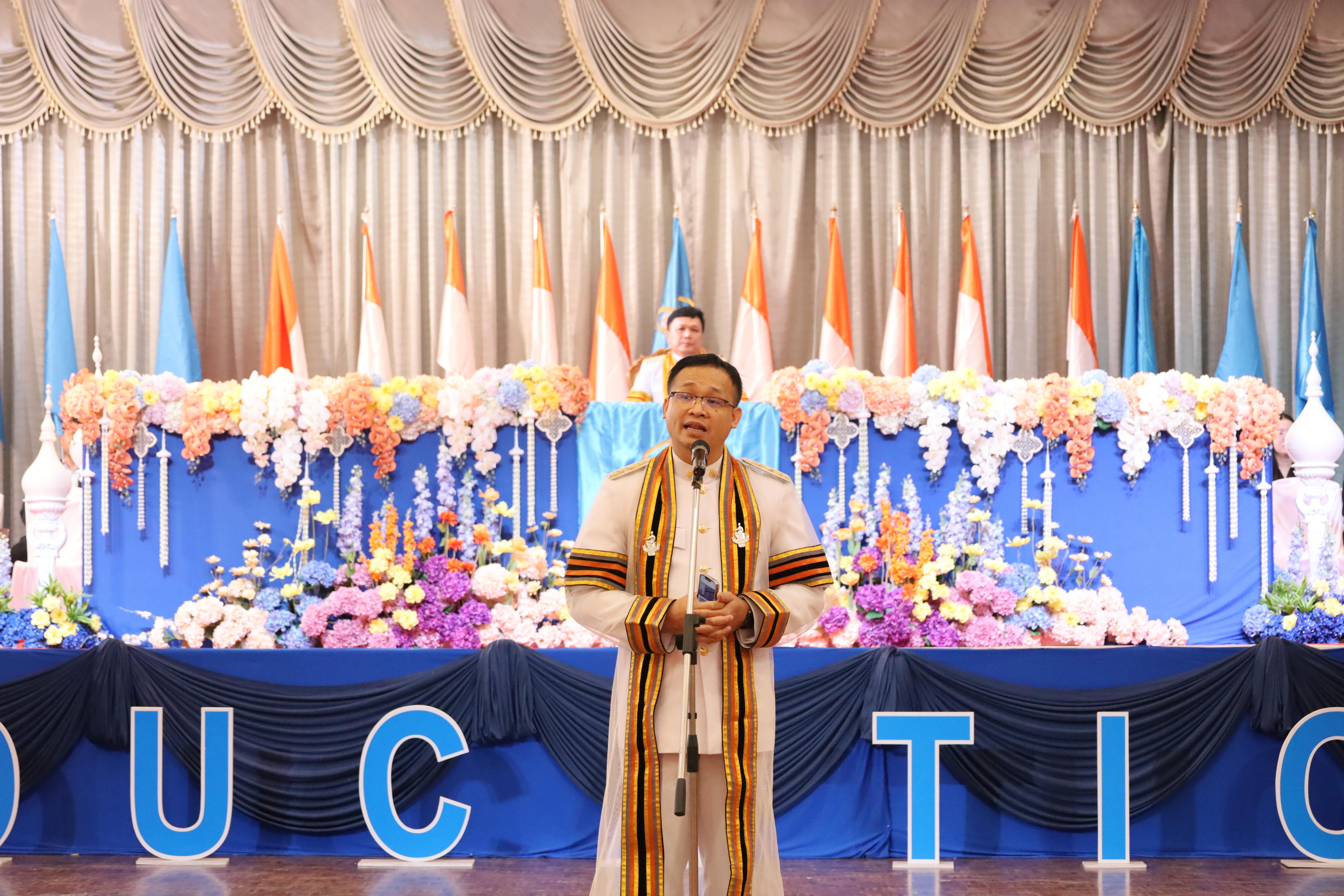 2044. งานปัจฉิมนิเทศนักศึกษาหลักสูตรครุศาสตรบัณฑิต