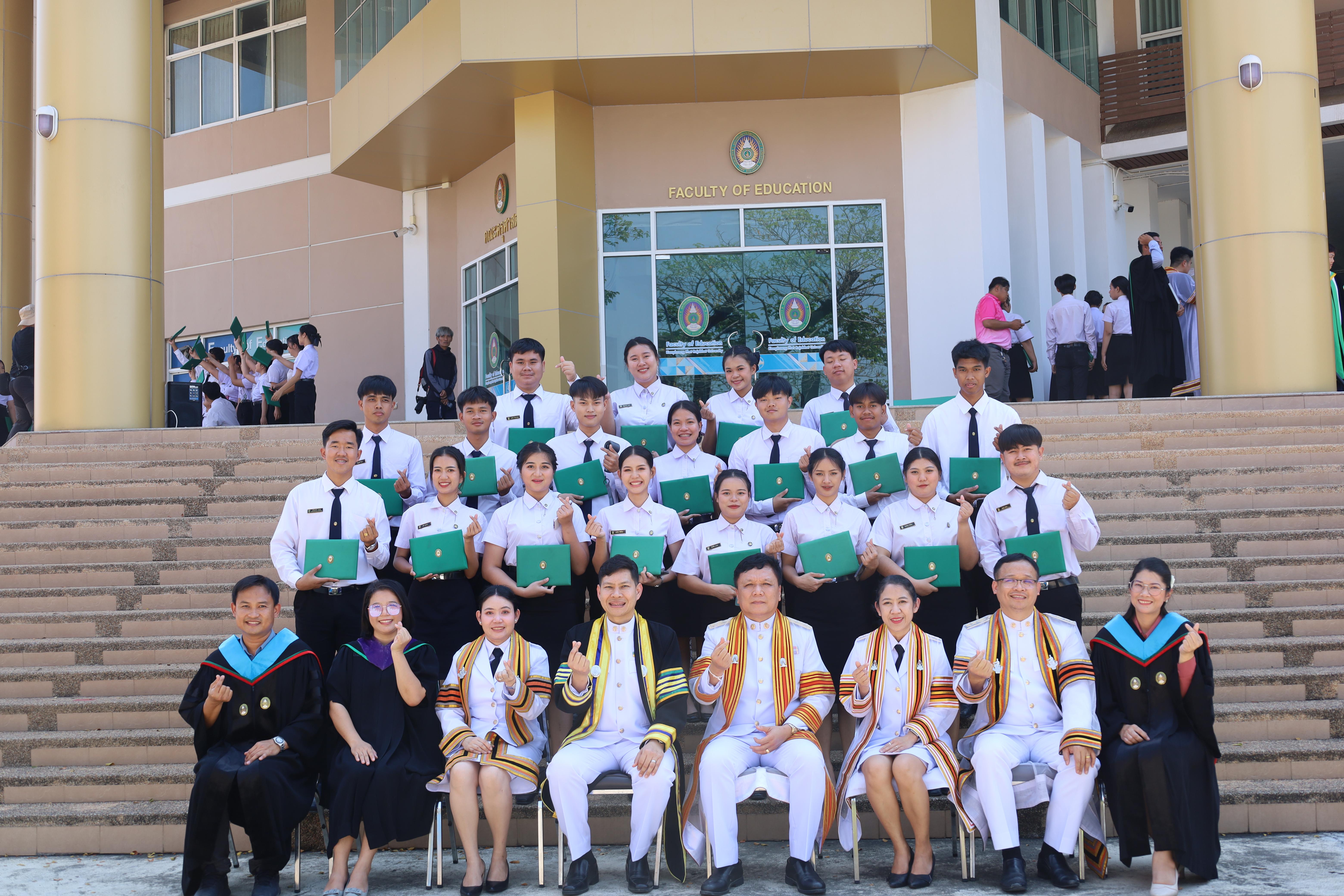 2169. งานปัจฉิมนิเทศนักศึกษาหลักสูตรครุศาสตรบัณฑิต