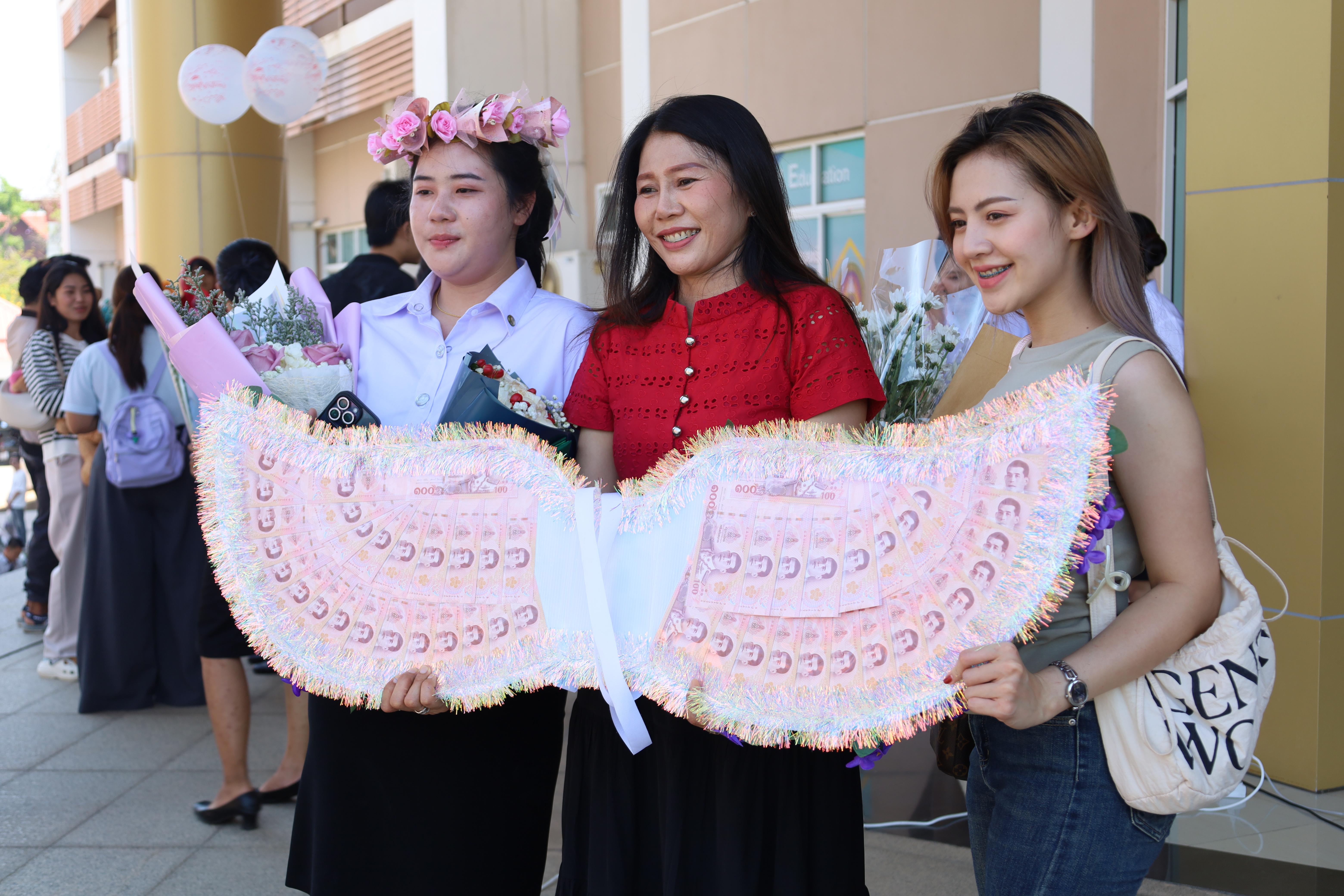 2224. งานปัจฉิมนิเทศนักศึกษาหลักสูตรครุศาสตรบัณฑิต