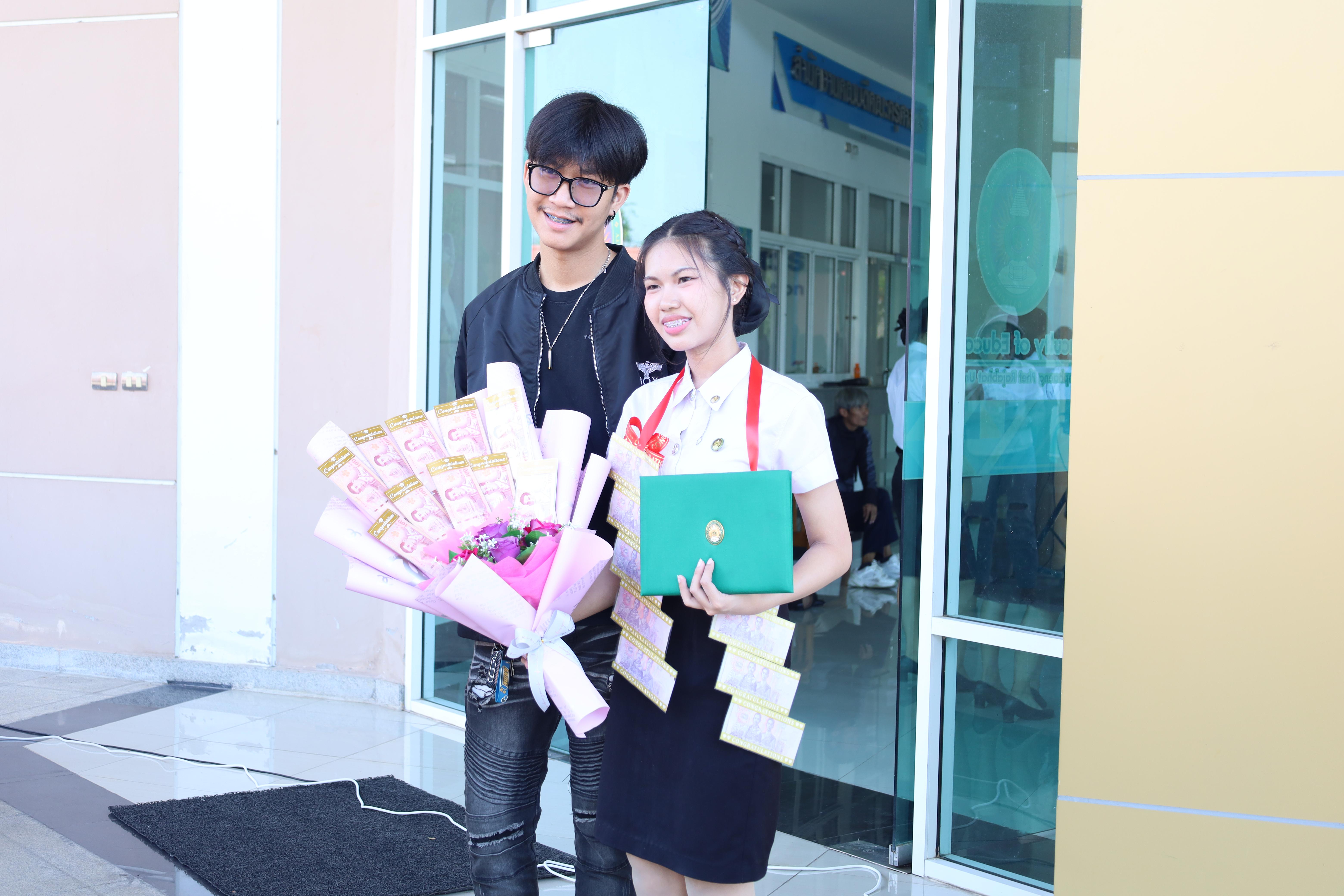 2226. งานปัจฉิมนิเทศนักศึกษาหลักสูตรครุศาสตรบัณฑิต