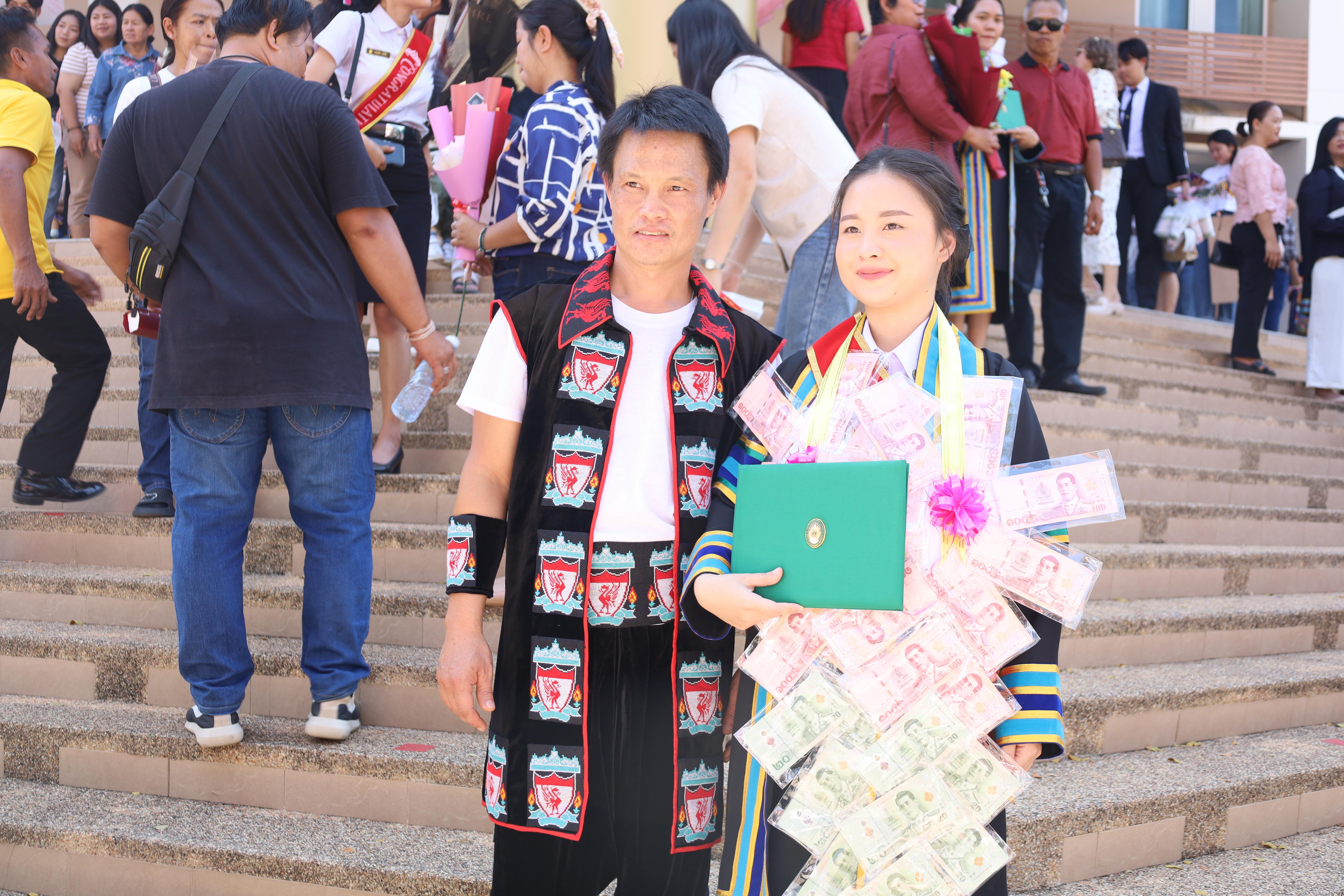 2229. งานปัจฉิมนิเทศนักศึกษาหลักสูตรครุศาสตรบัณฑิต