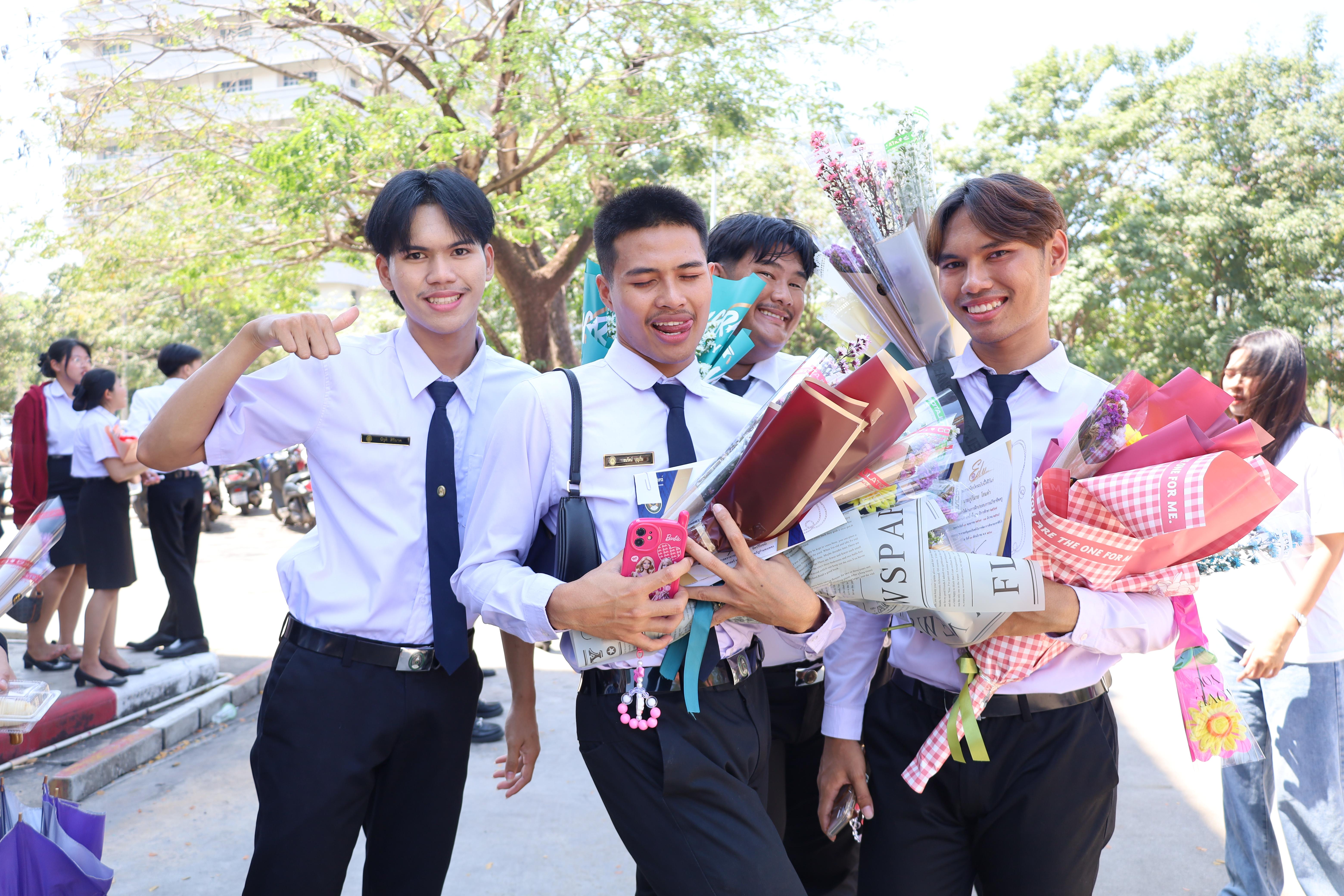 2251. งานปัจฉิมนิเทศนักศึกษาหลักสูตรครุศาสตรบัณฑิต