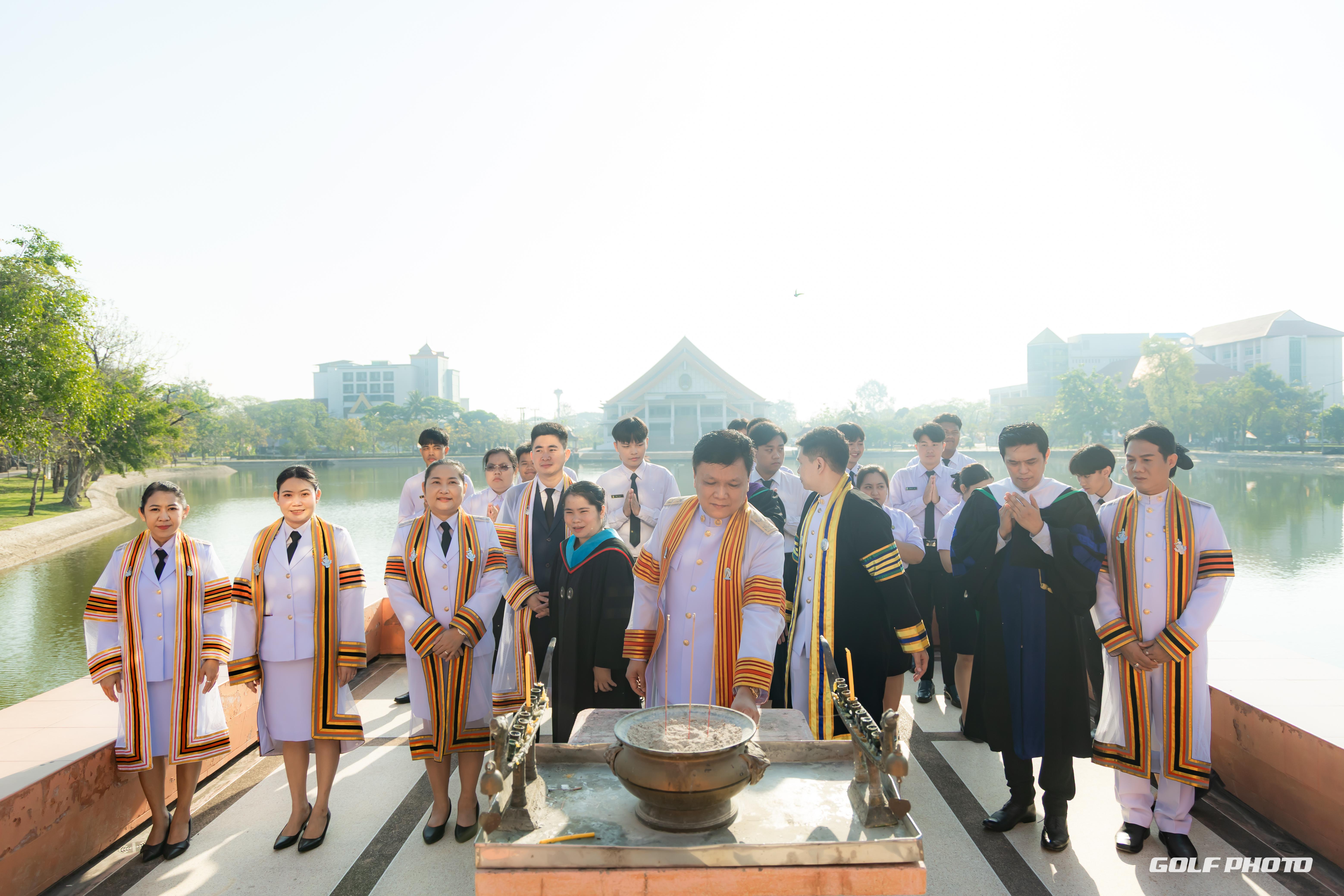 4. ประมวลภาพพิธีปัจฉิมนิเทศนักศึกษาหลักสูตรครุศาสตรบัณฑิต