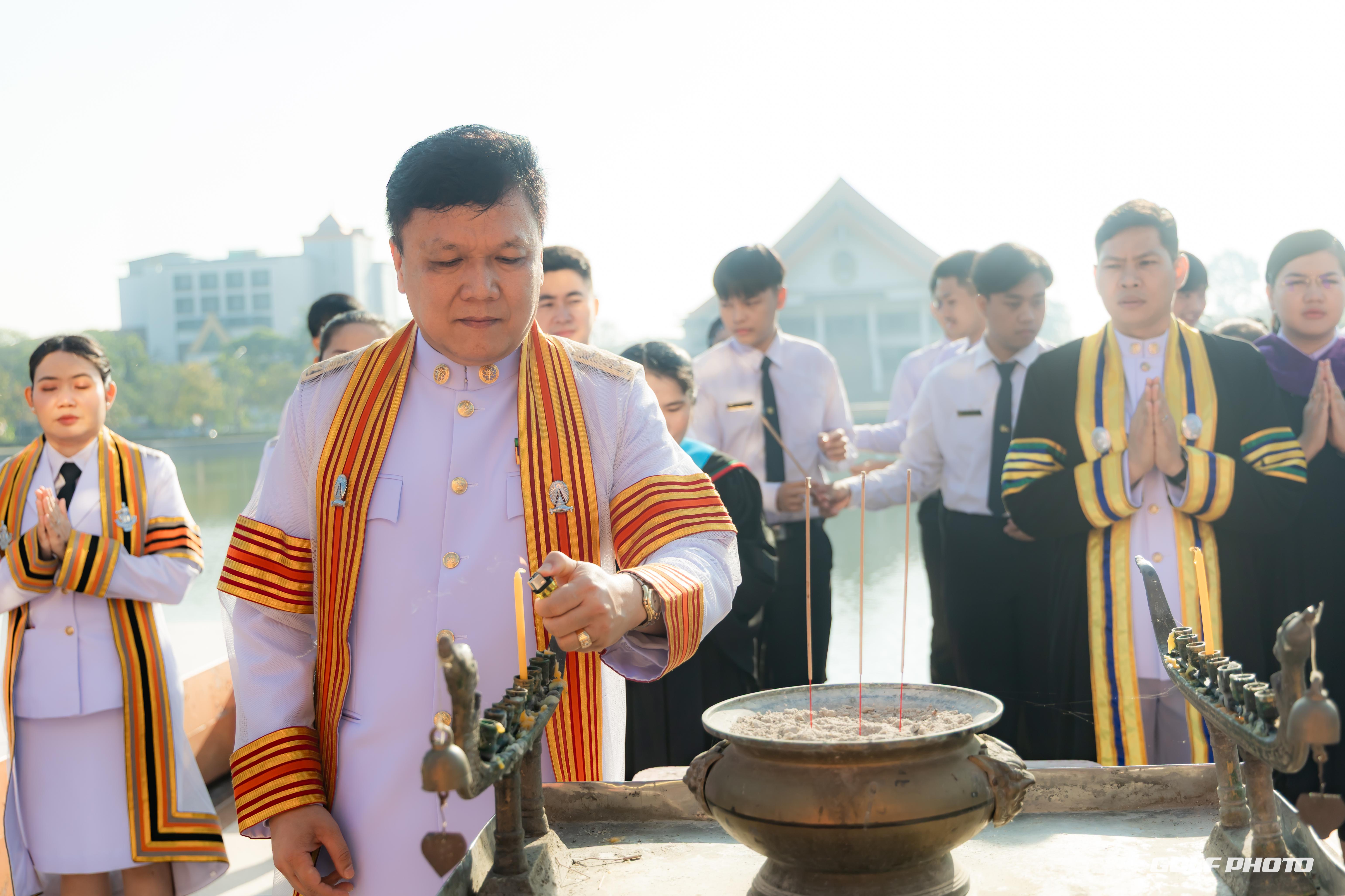 5. ประมวลภาพพิธีปัจฉิมนิเทศนักศึกษาหลักสูตรครุศาสตรบัณฑิต