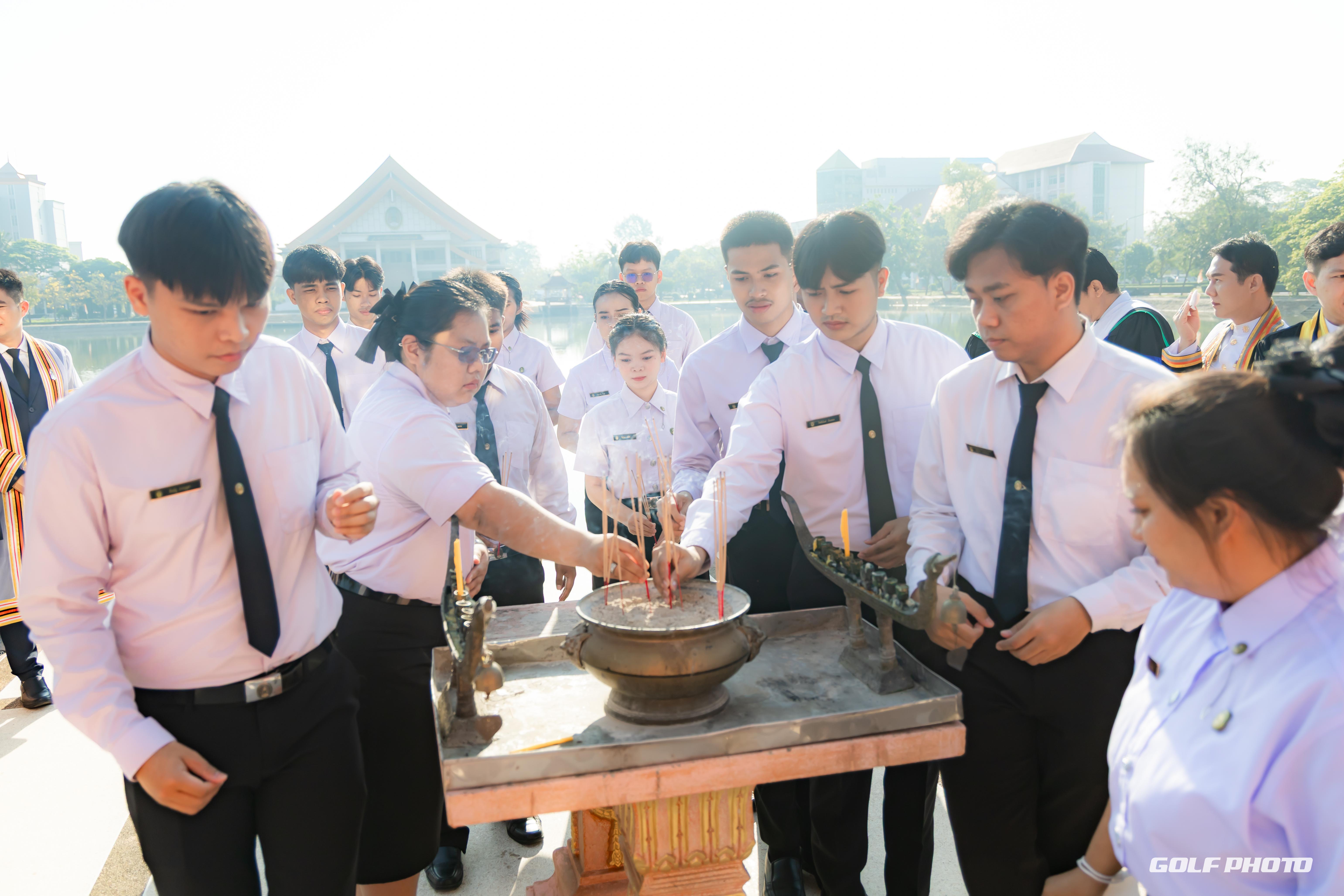 16. ประมวลภาพพิธีปัจฉิมนิเทศนักศึกษาหลักสูตรครุศาสตรบัณฑิต