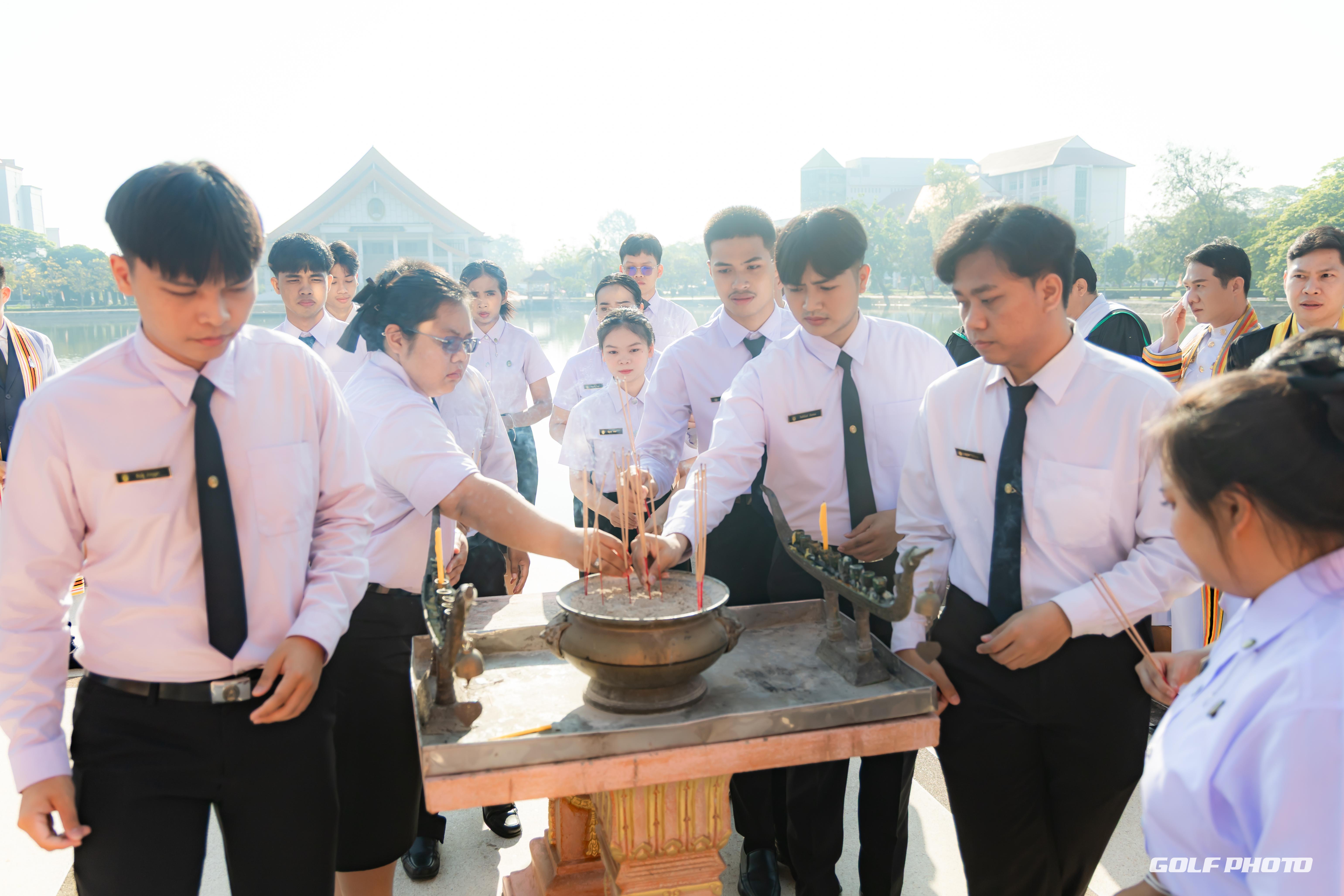17. ประมวลภาพพิธีปัจฉิมนิเทศนักศึกษาหลักสูตรครุศาสตรบัณฑิต