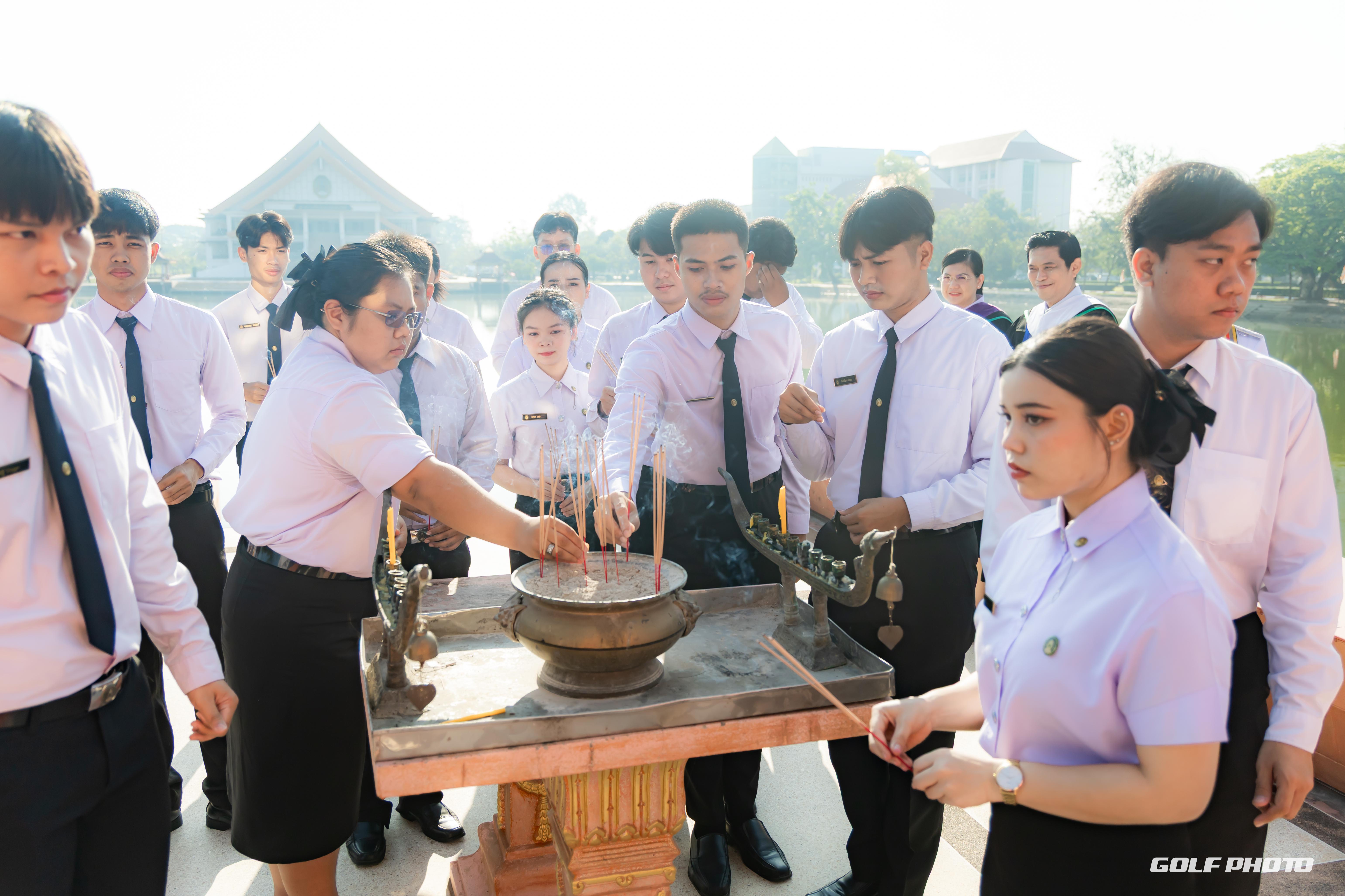 19. ประมวลภาพพิธีปัจฉิมนิเทศนักศึกษาหลักสูตรครุศาสตรบัณฑิต