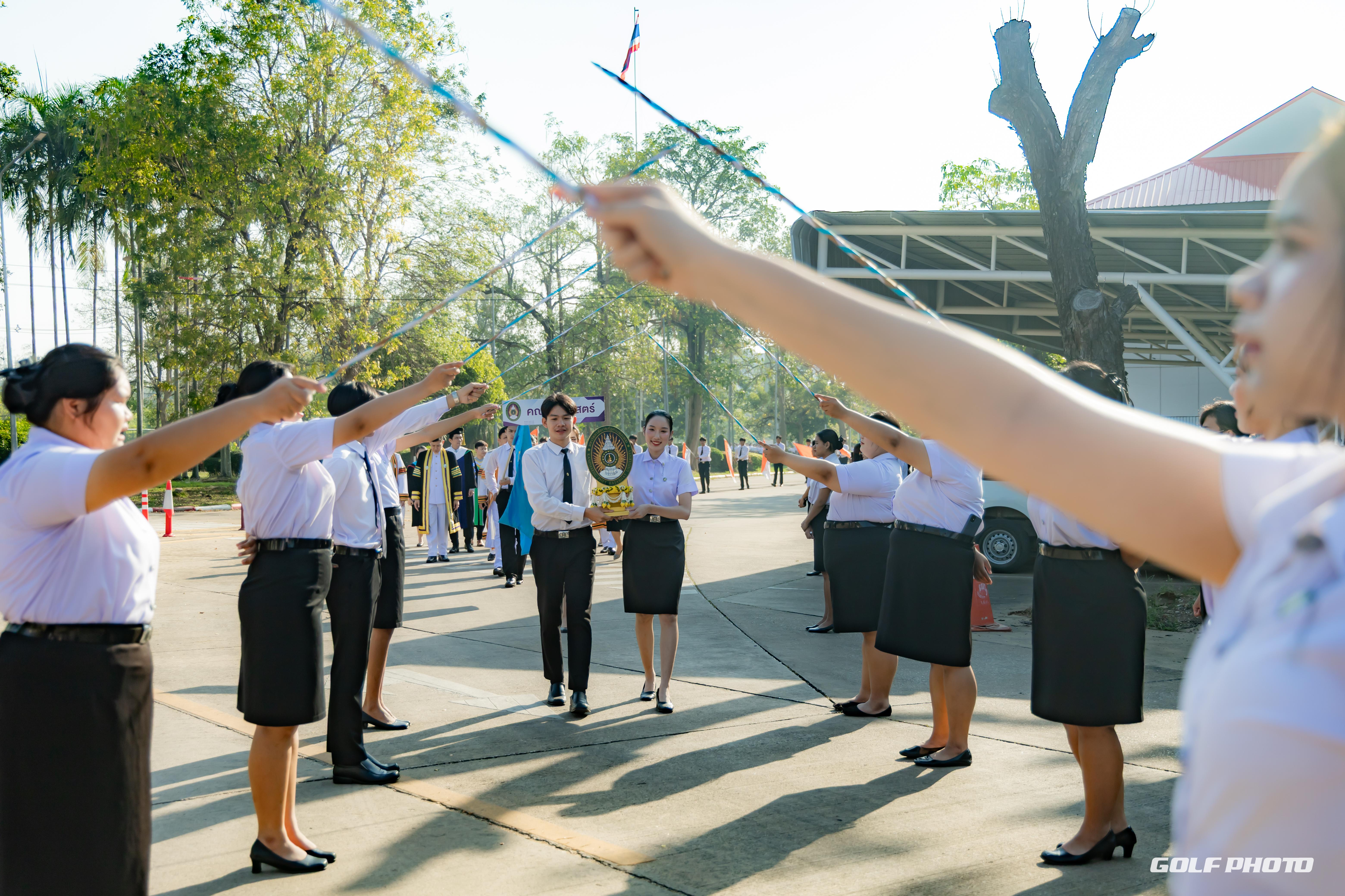40. ประมวลภาพพิธีปัจฉิมนิเทศนักศึกษาหลักสูตรครุศาสตรบัณฑิต