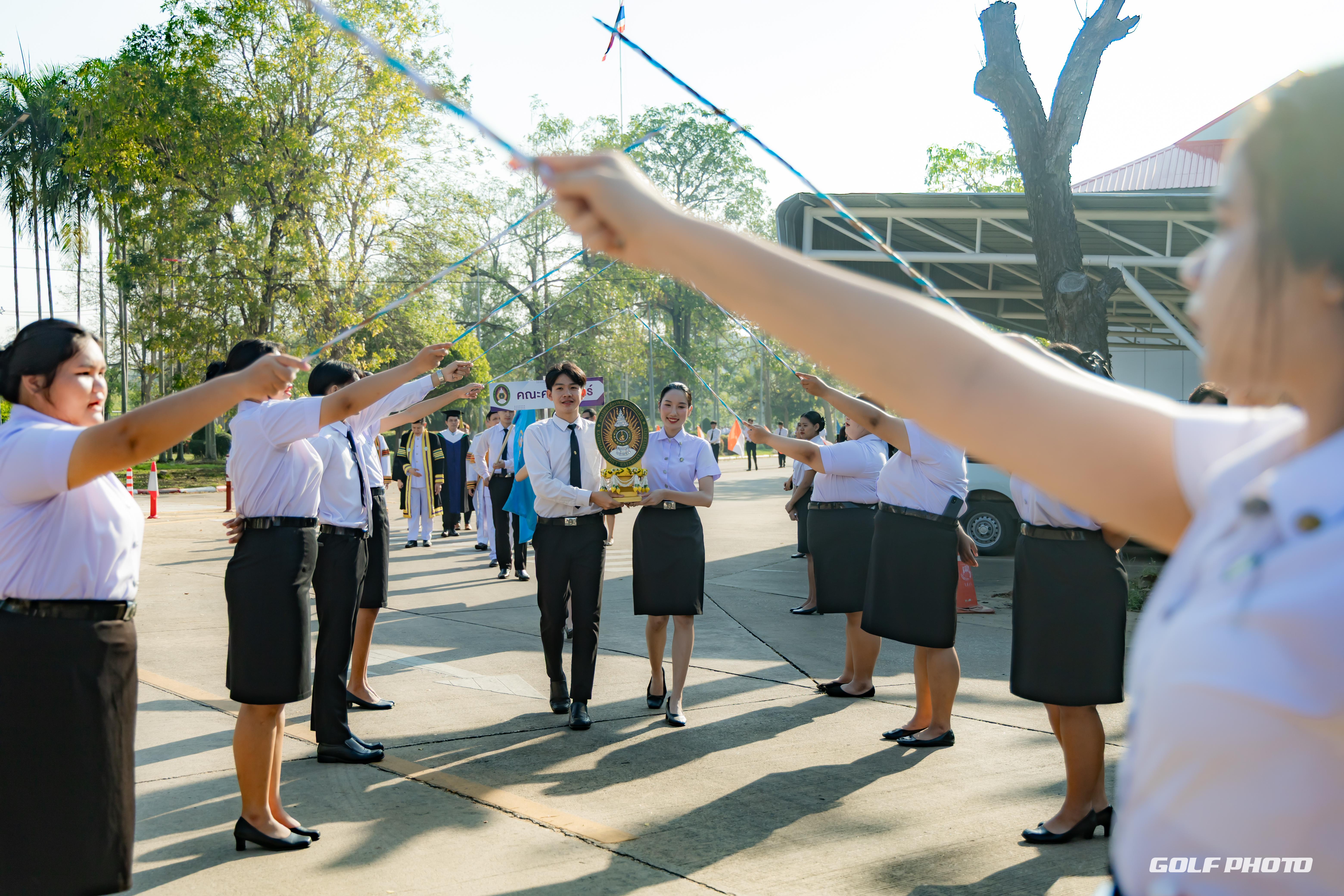 41. ประมวลภาพพิธีปัจฉิมนิเทศนักศึกษาหลักสูตรครุศาสตรบัณฑิต