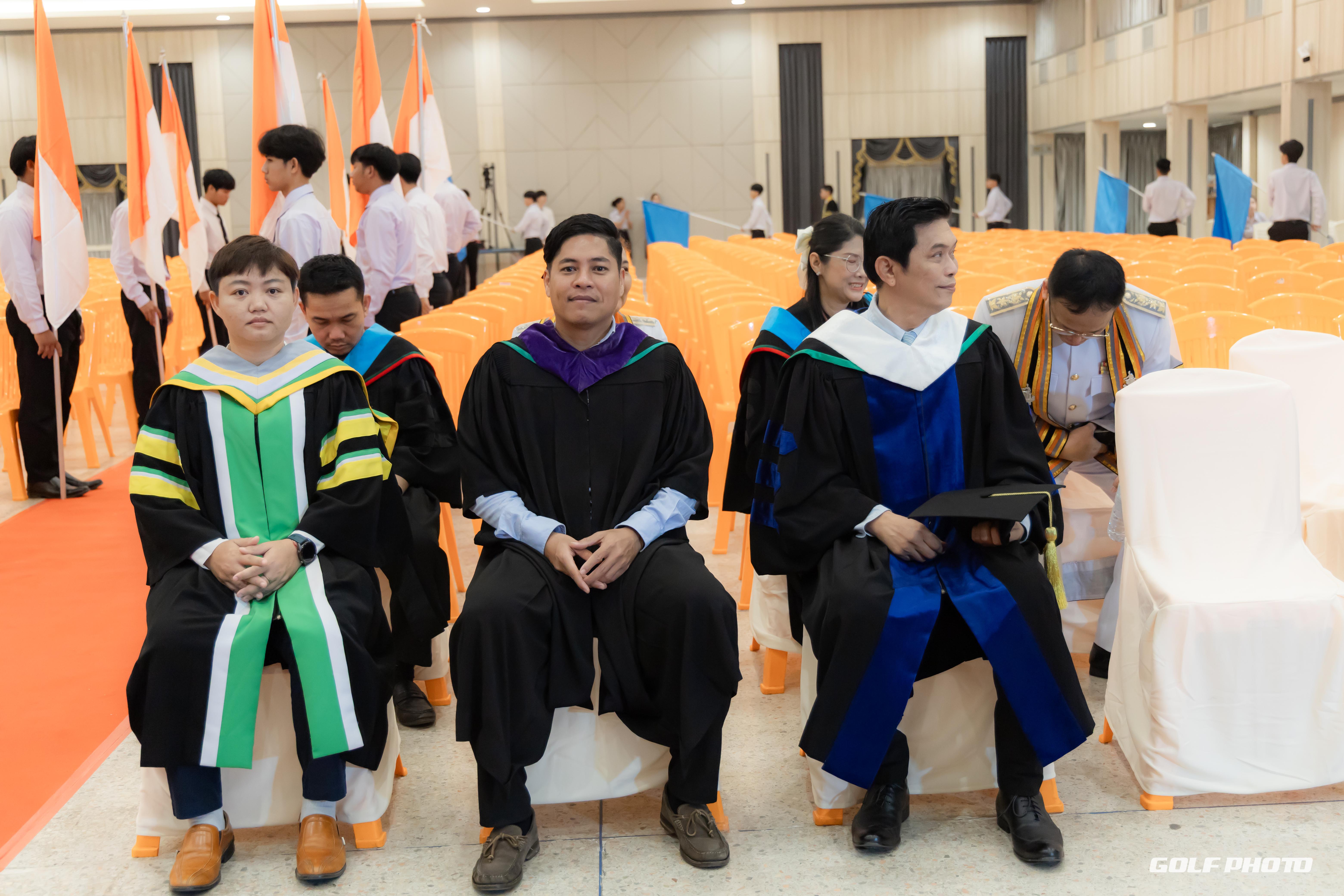 60. ประมวลภาพพิธีปัจฉิมนิเทศนักศึกษาหลักสูตรครุศาสตรบัณฑิต