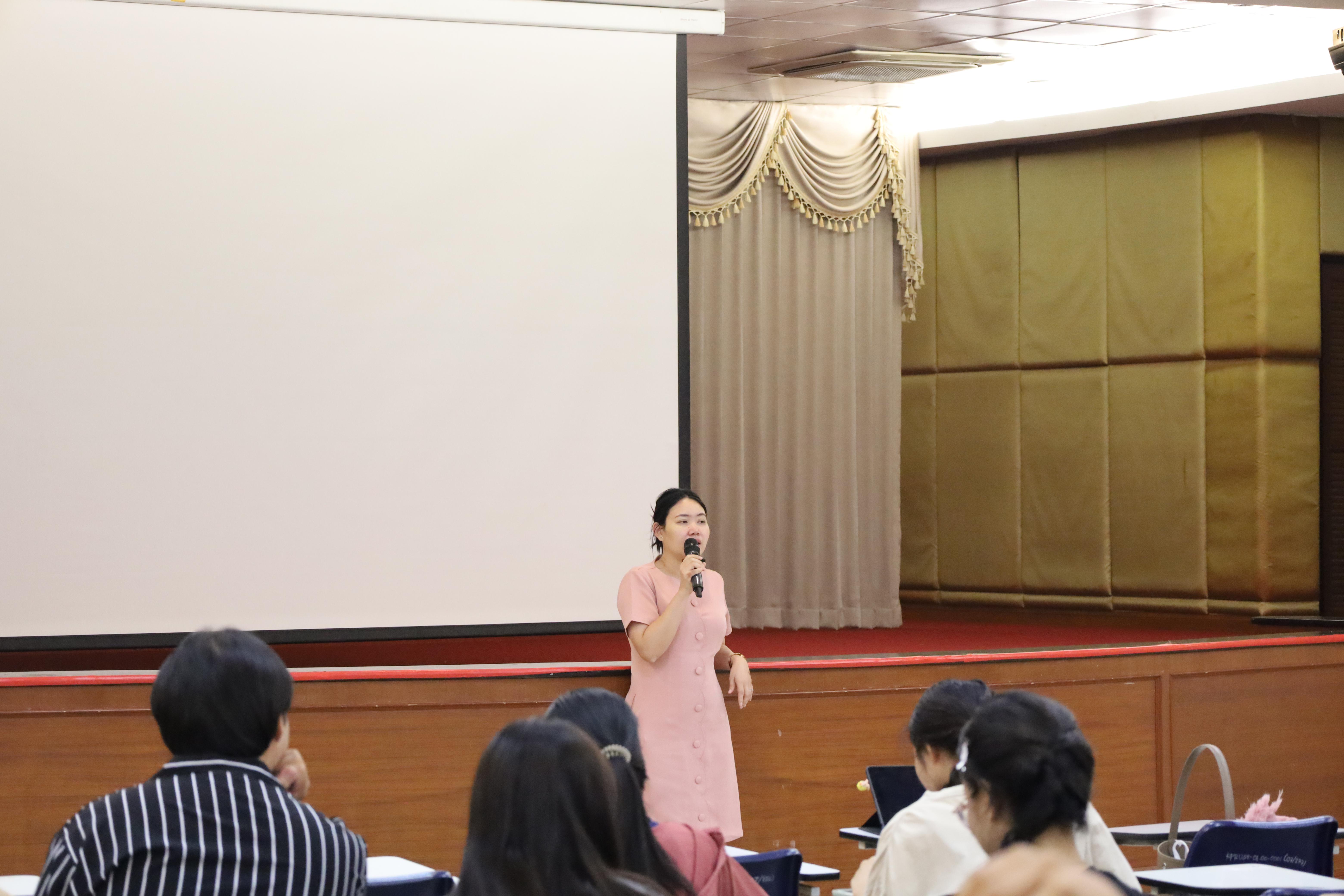 1. กิจกรรมเตรียมความพร้อมเพื่อสอบบรรจุเข้ารับราชการครู สำหรับนักศึกษาหลักสูตรครุศาสตรบัณฑิต วันที่ 2