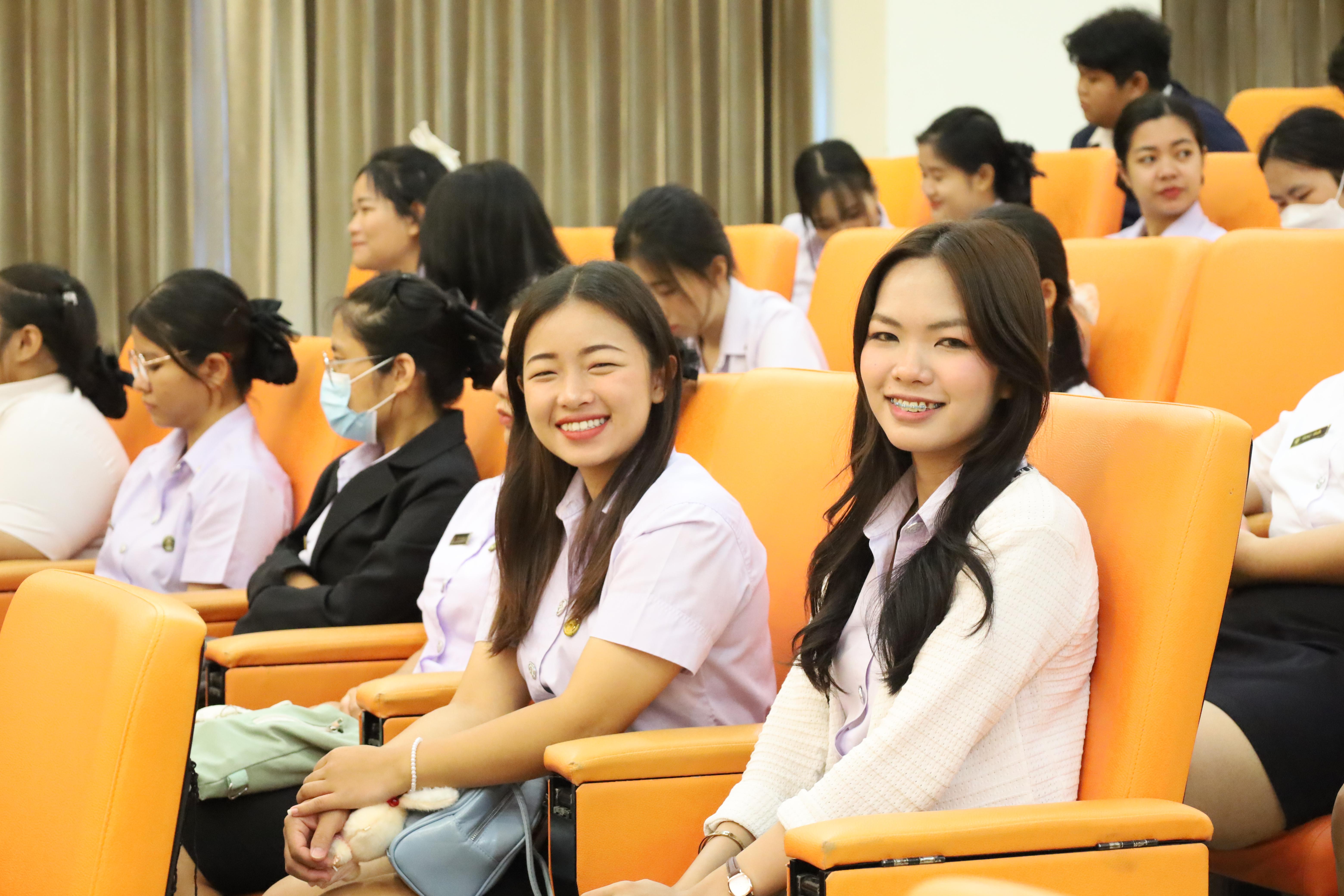 12. การเสวนาวิชาการนักศึกษาฝึกประสบการณ์วิชาชีพครู "ชีวิตฝึกสอน"