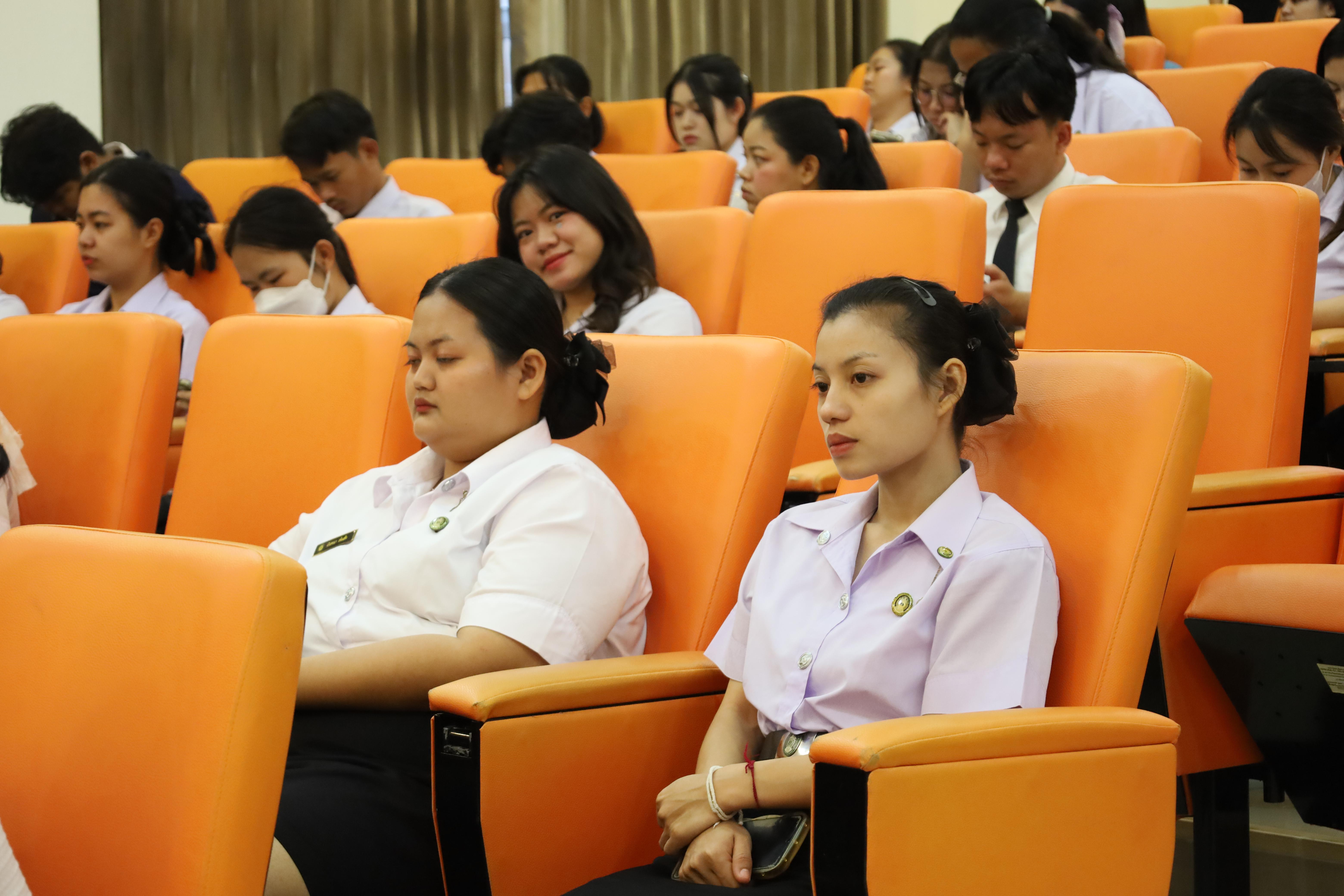 13. การเสวนาวิชาการนักศึกษาฝึกประสบการณ์วิชาชีพครู "ชีวิตฝึกสอน"