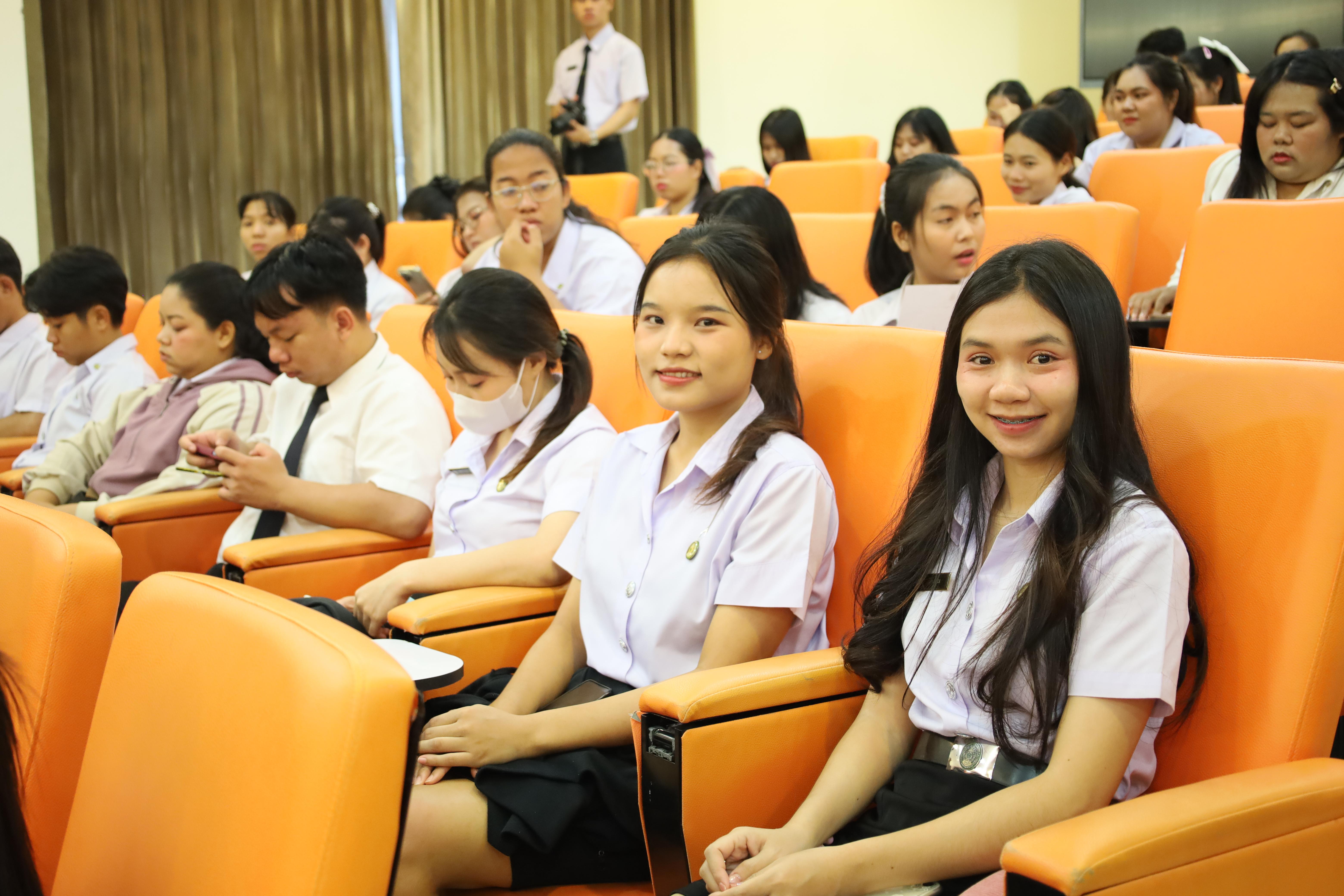 17. การเสวนาวิชาการนักศึกษาฝึกประสบการณ์วิชาชีพครู "ชีวิตฝึกสอน"