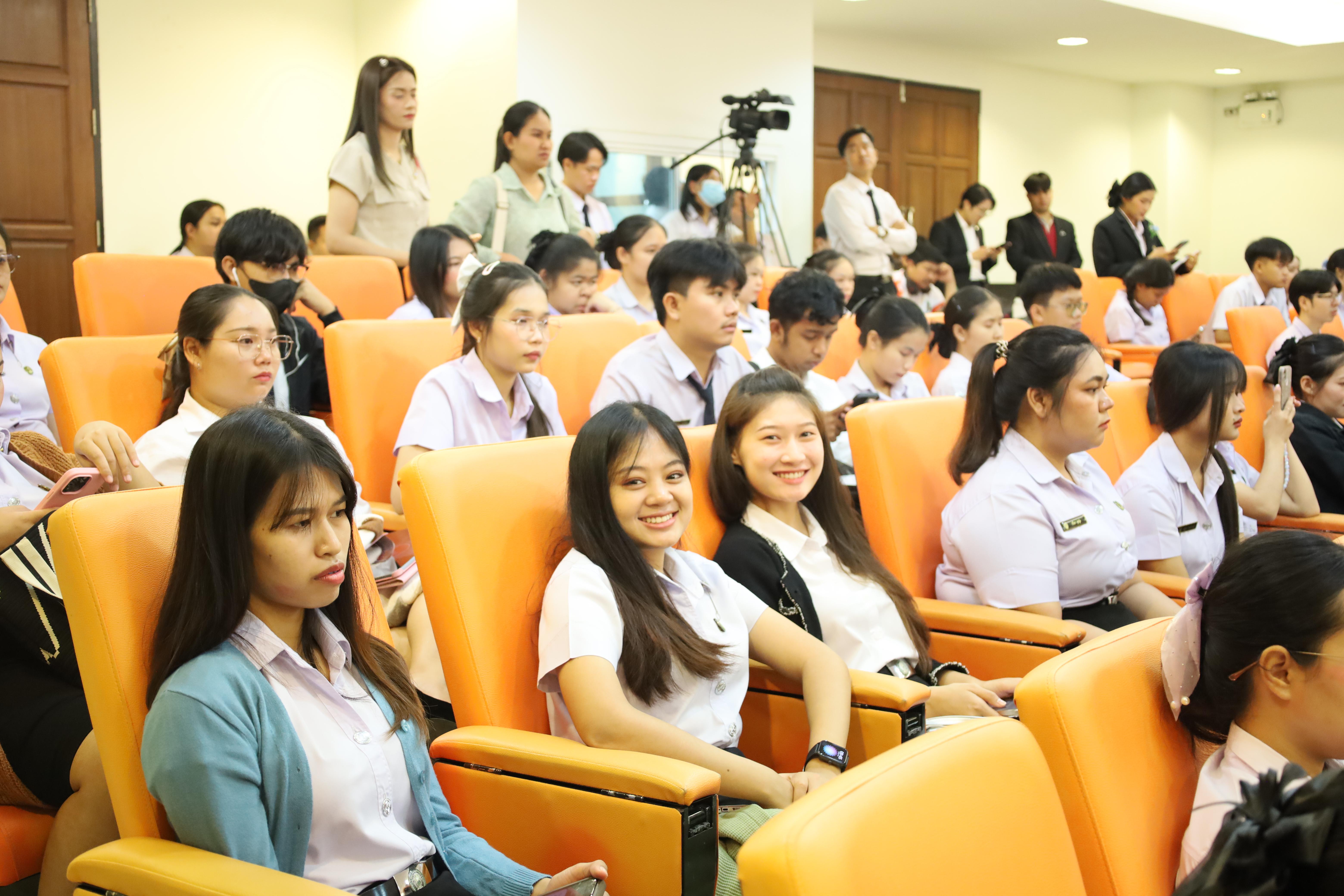 56. การเสวนาวิชาการนักศึกษาฝึกประสบการณ์วิชาชีพครู "ชีวิตฝึกสอน"