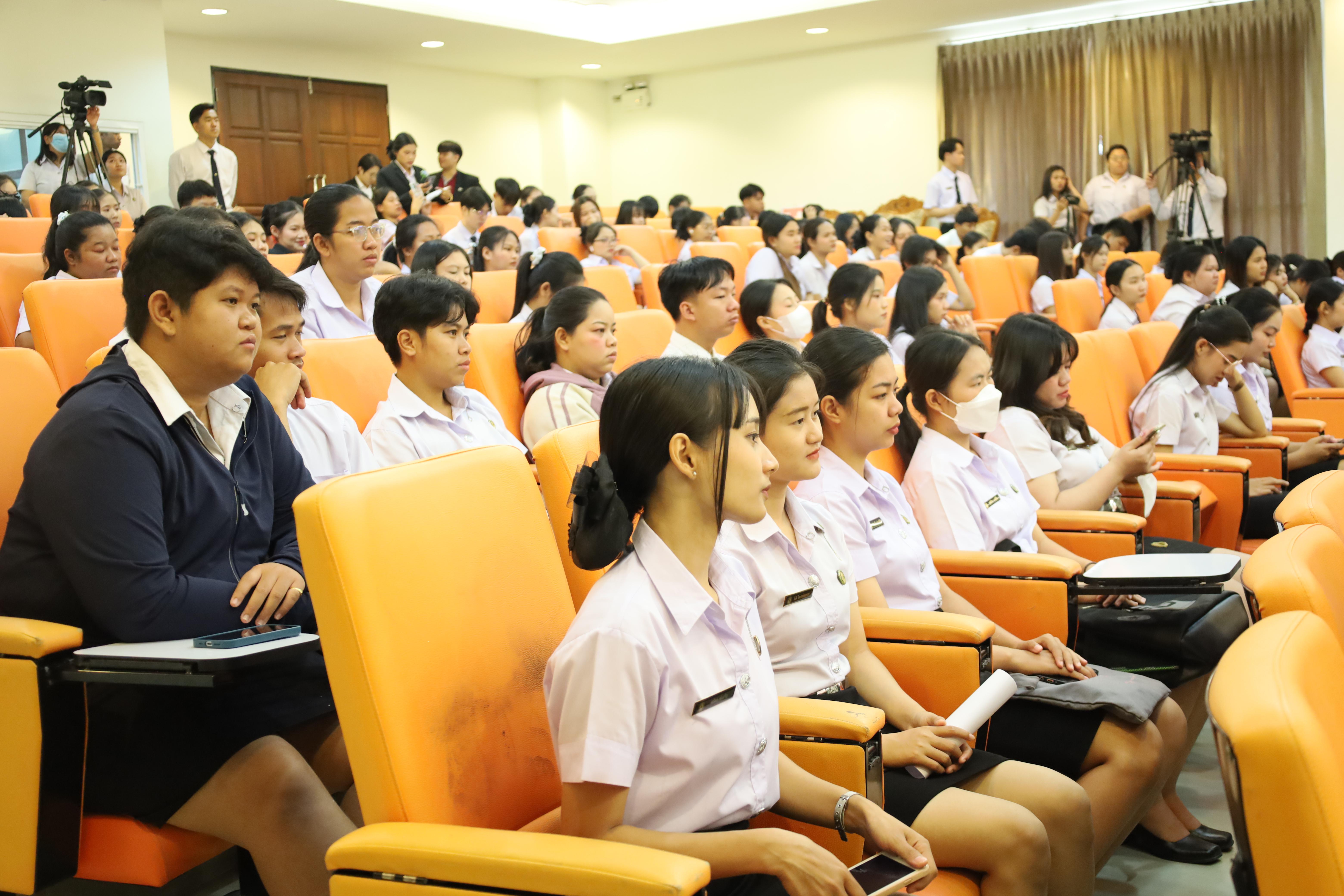 60. การเสวนาวิชาการนักศึกษาฝึกประสบการณ์วิชาชีพครู "ชีวิตฝึกสอน"