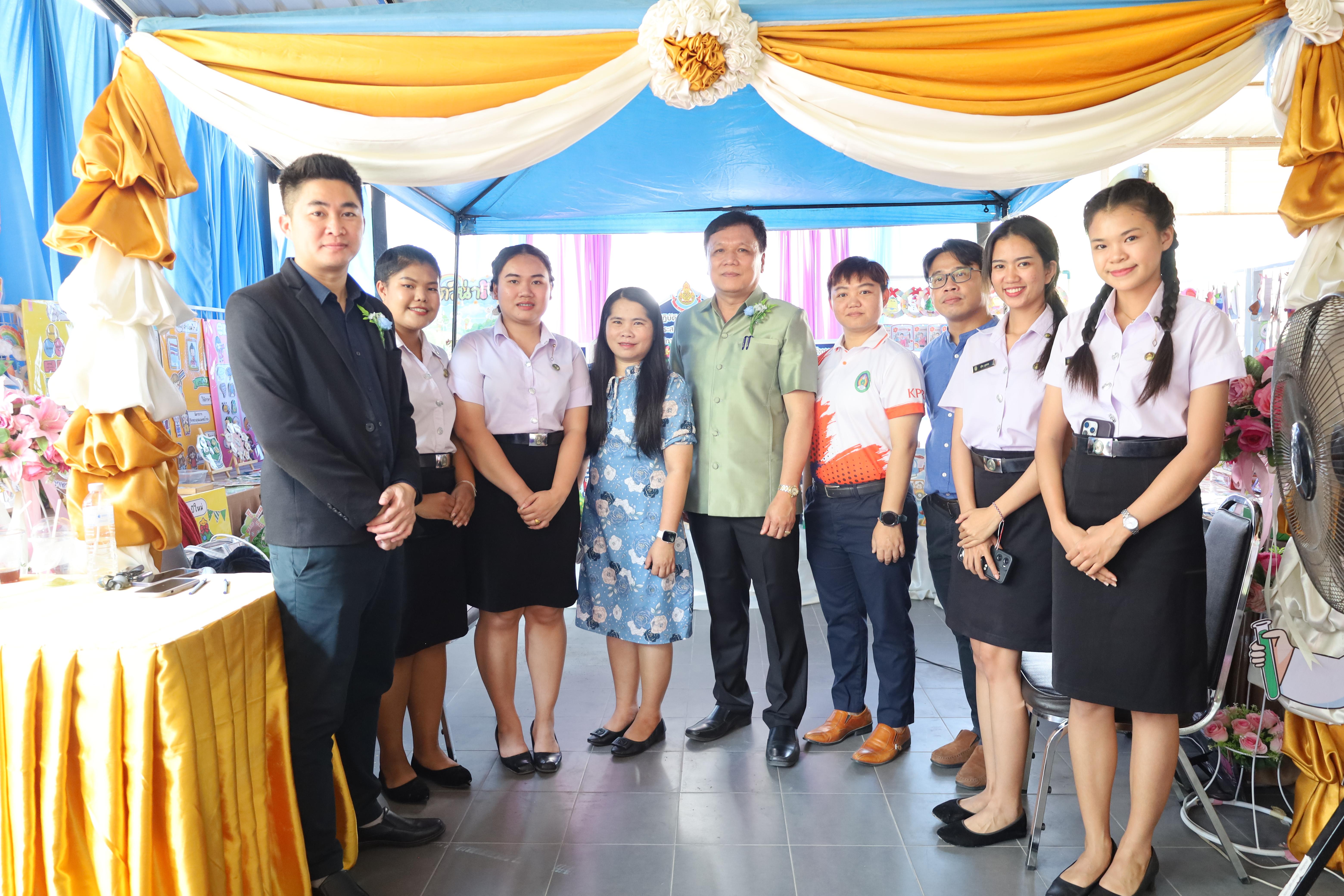 136. นิทรรศการนักศึกษาฝึกประสบการณ์วิชาชีพครู ประจำปีการศึกษา2567