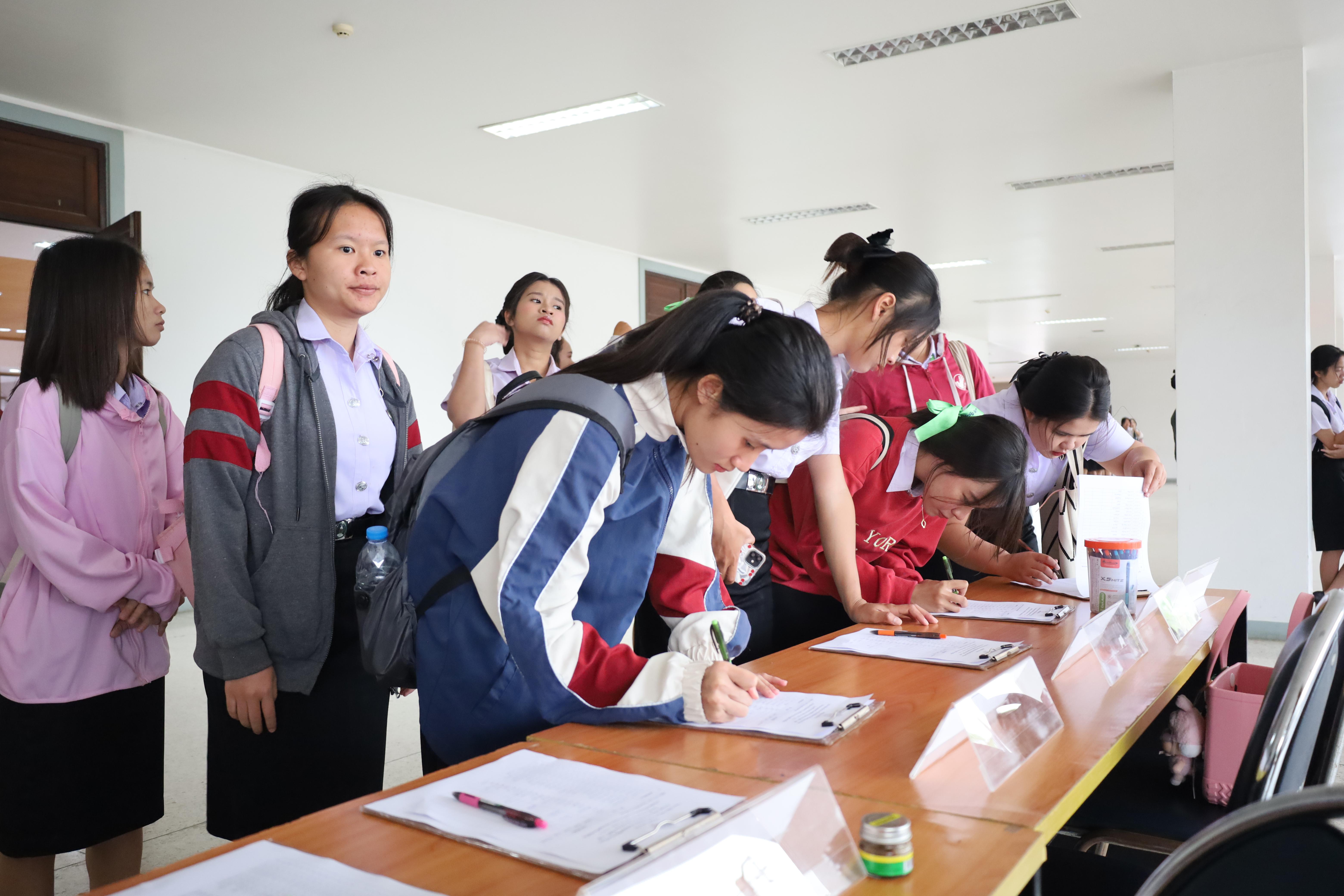 1. กิจกรรมอบรมพัฒนาทักษะนักศึกษาตามฐานสมรรถนะ ชั้นปีที่ 1 (ครูดี)