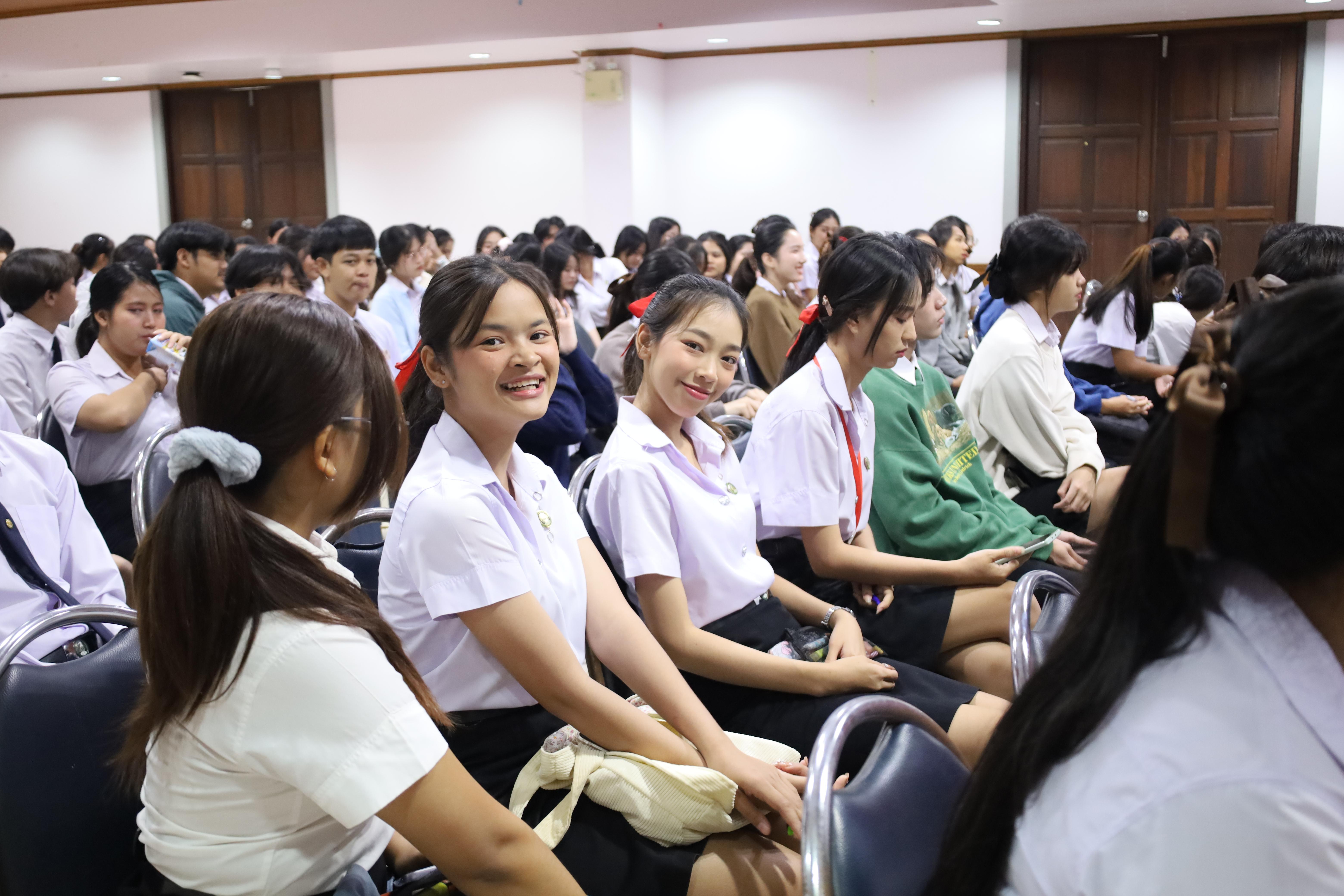 90. กิจกรรมอบรมพัฒนาทักษะนักศึกษาตามฐานสมรรถนะ ชั้นปีที่ 1 (ครูดี)