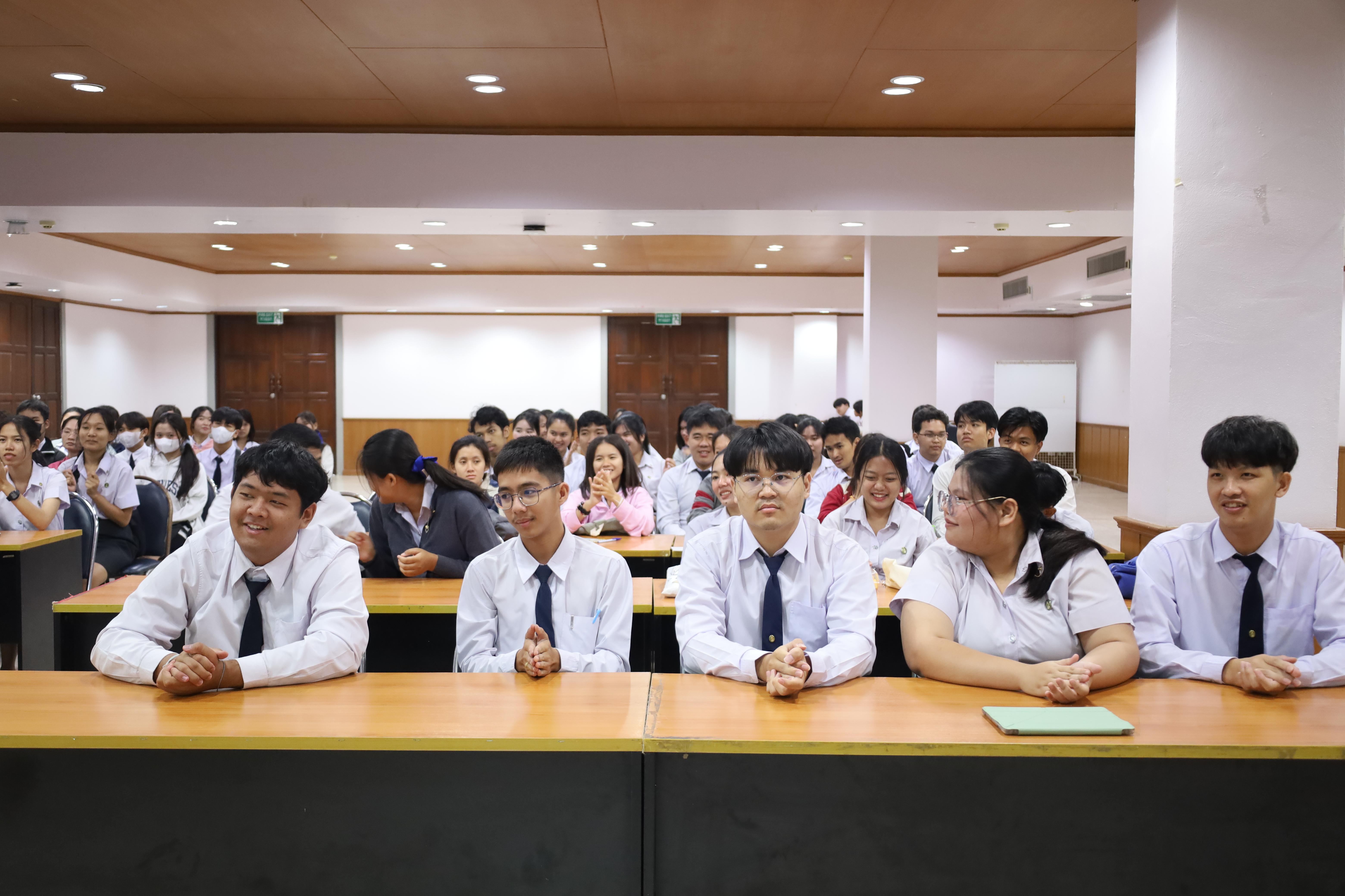 123. กิจกรรมอบรมพัฒนาทักษะนักศึกษาตามฐานสมรรถนะ ชั้นปีที่ 1 (ครูดี)