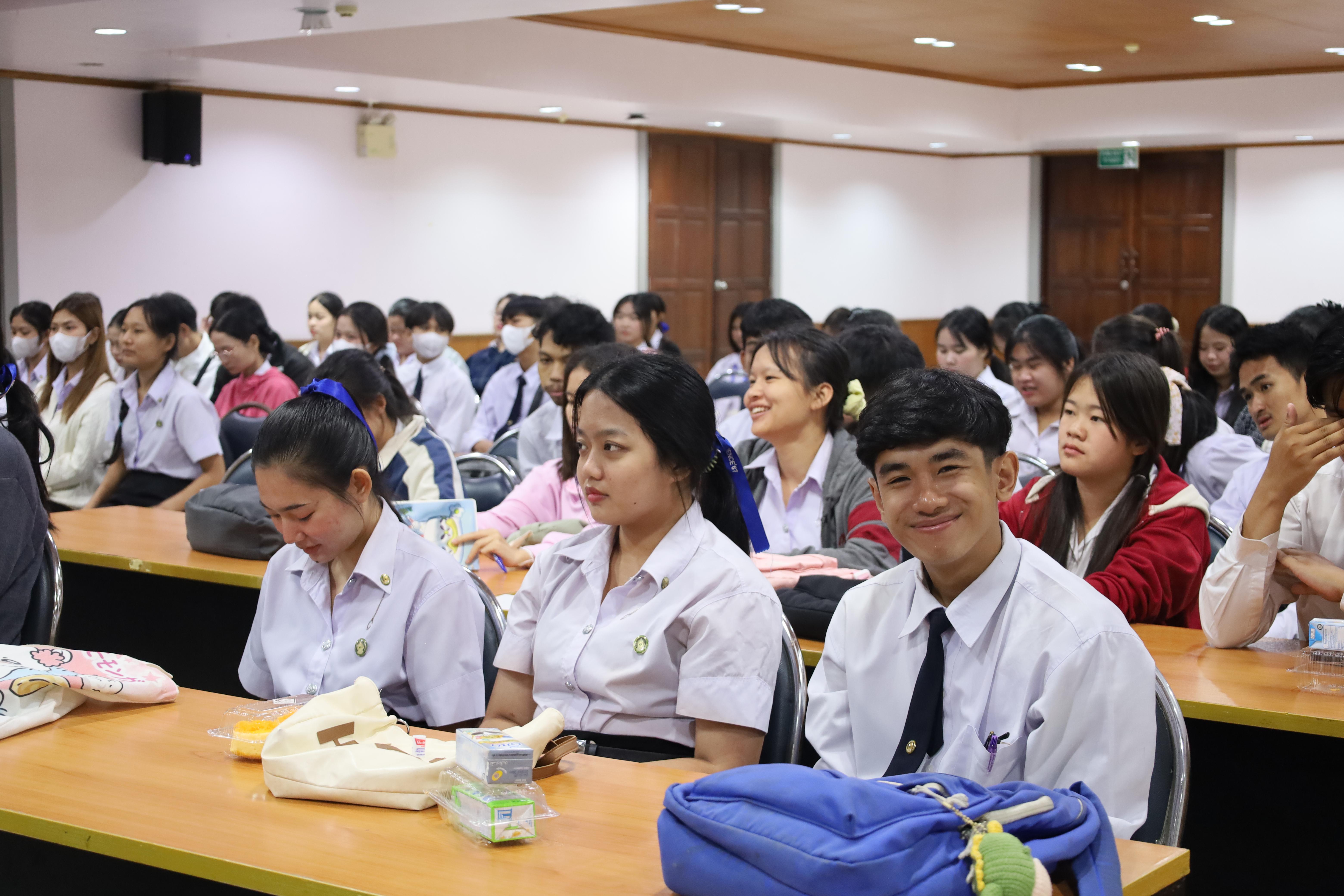 124. กิจกรรมอบรมพัฒนาทักษะนักศึกษาตามฐานสมรรถนะ ชั้นปีที่ 1 (ครูดี)