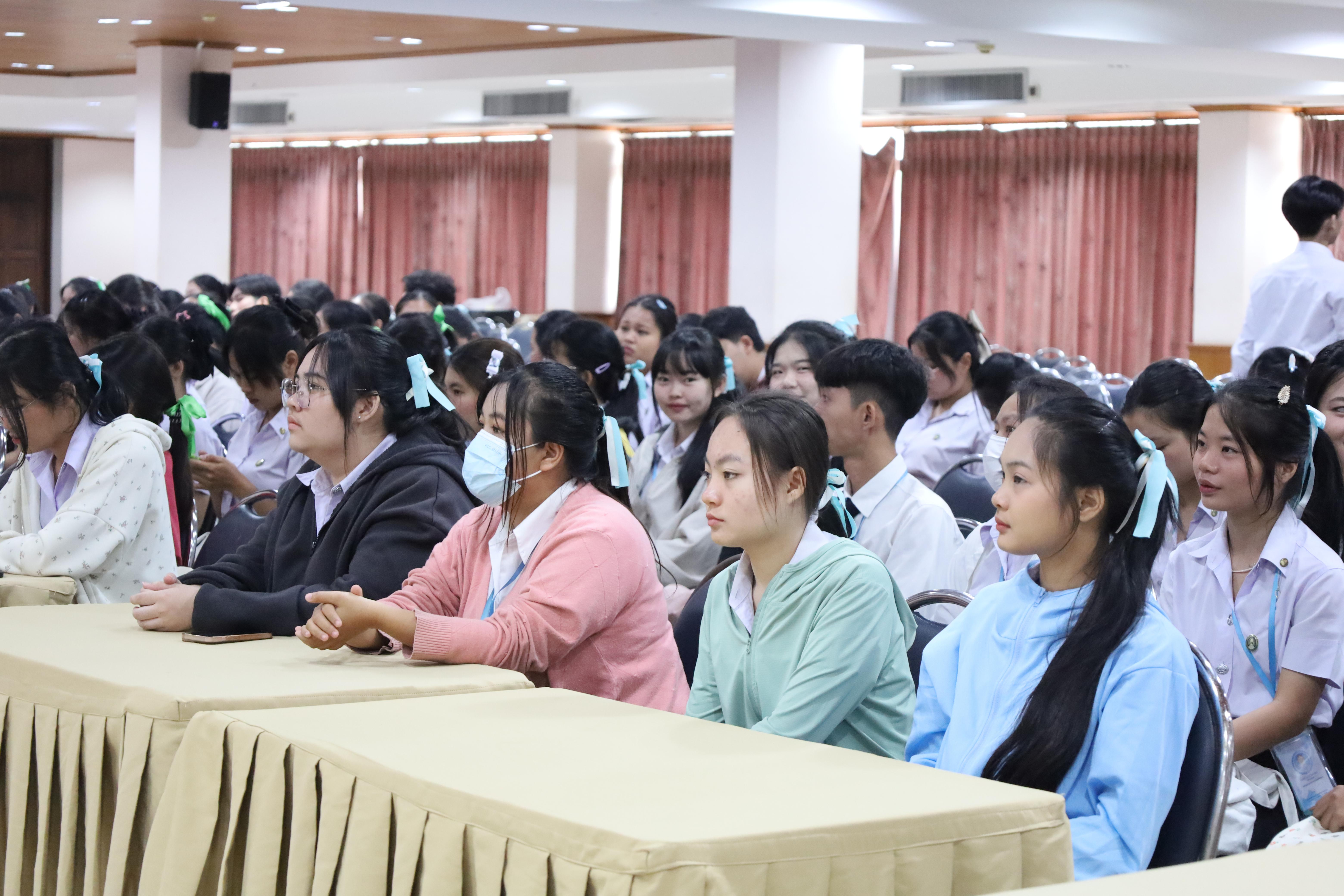 142. กิจกรรมอบรมพัฒนาทักษะนักศึกษาตามฐานสมรรถนะ ชั้นปีที่ 1 (ครูดี)