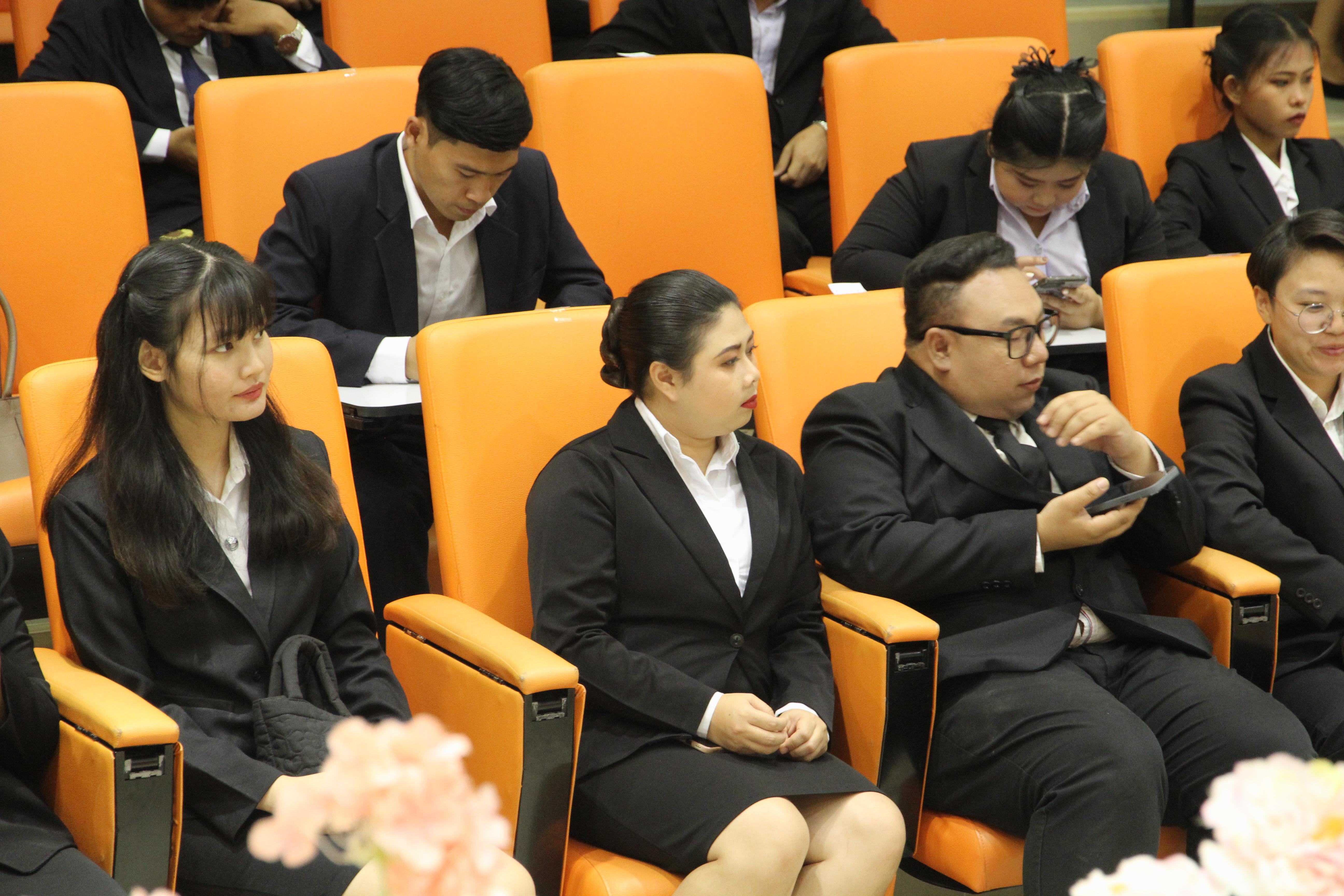 2. พิธีปัจฉิมนิเทศนักศึกษาหลักสูตรประกาศนียบัตรบัณฑิต สาขาวิชาชีพครู ประจำปีการศึกษา 2567