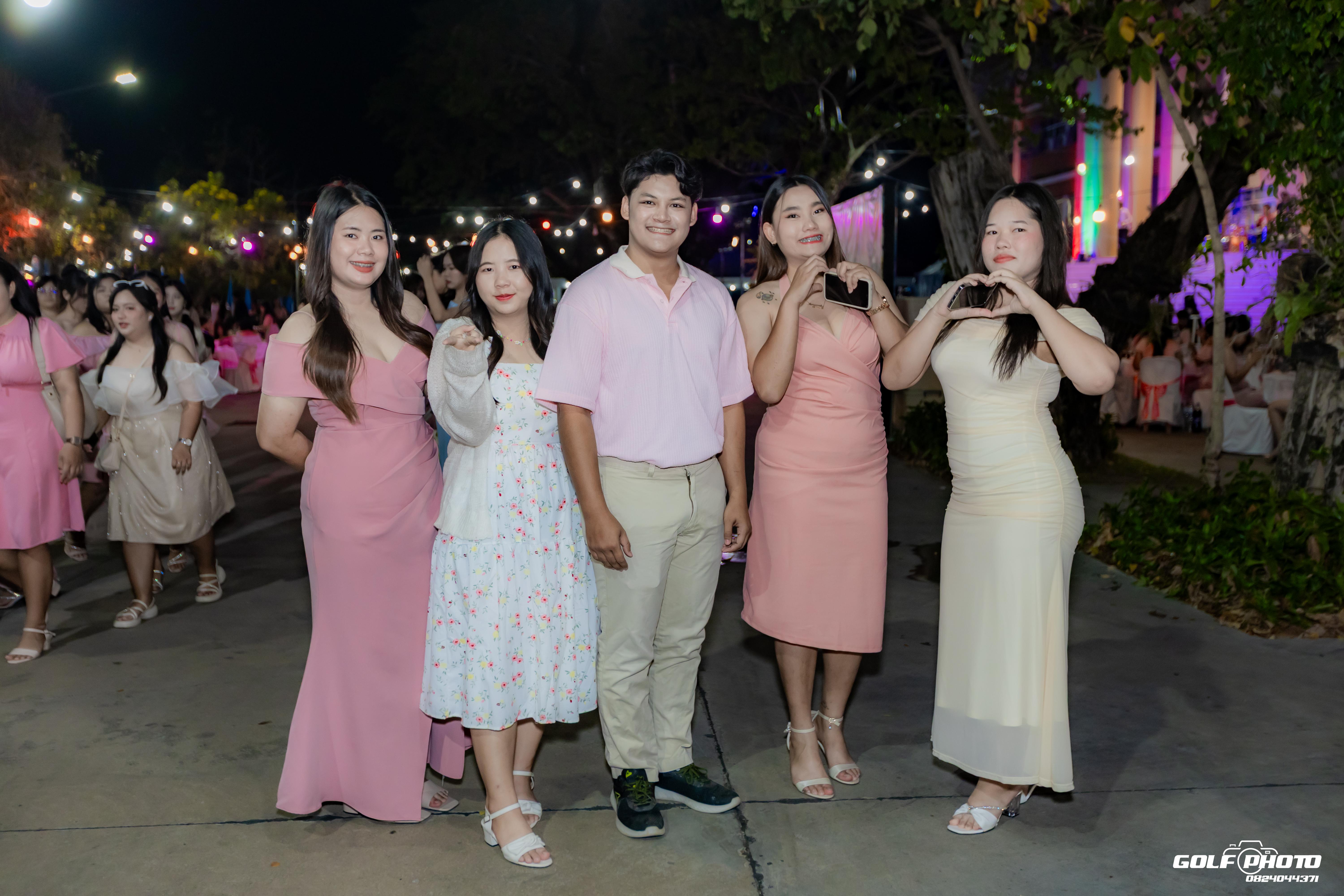 42. งานราตรีสีฟ้า