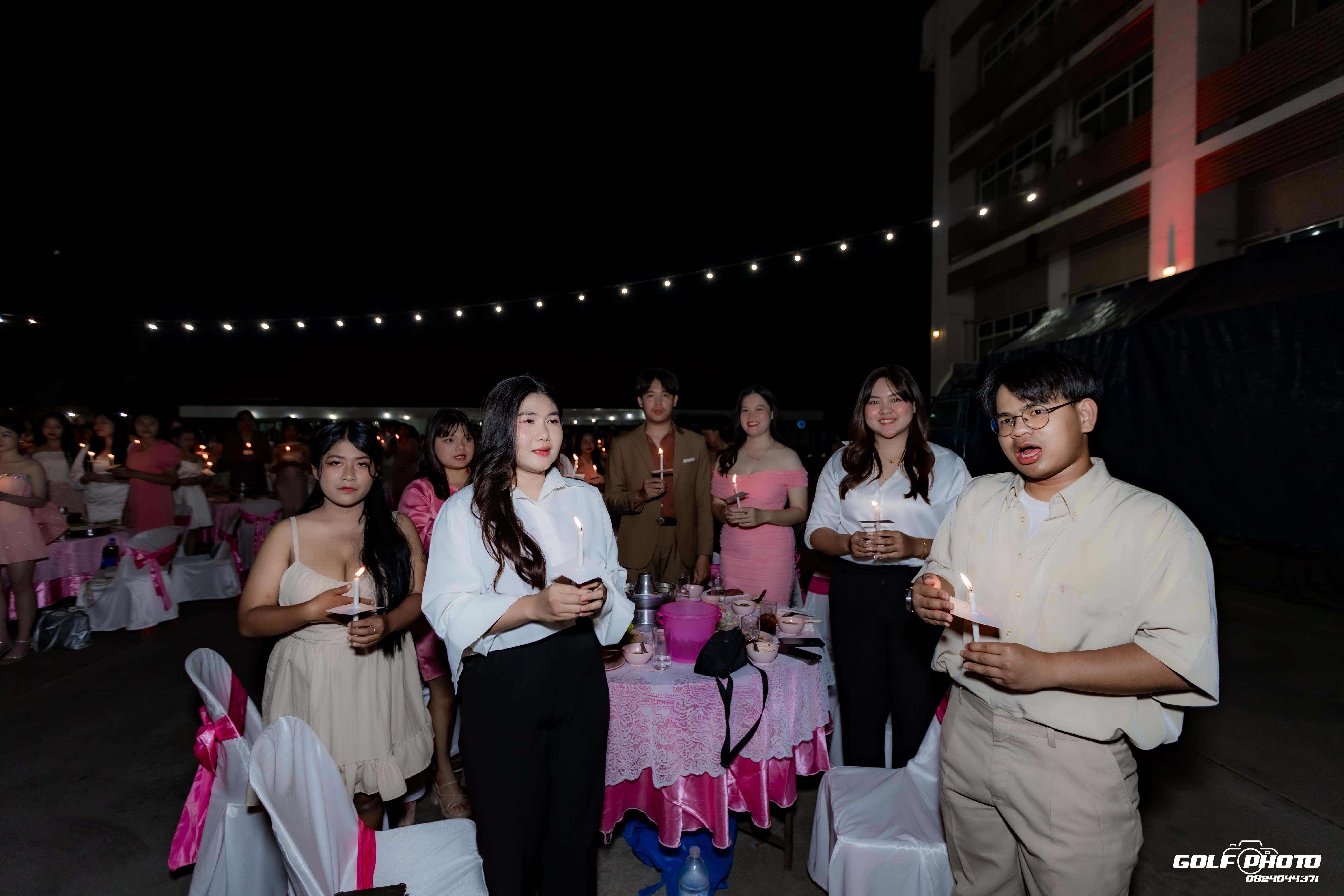 132. งานราตรีสีฟ้า