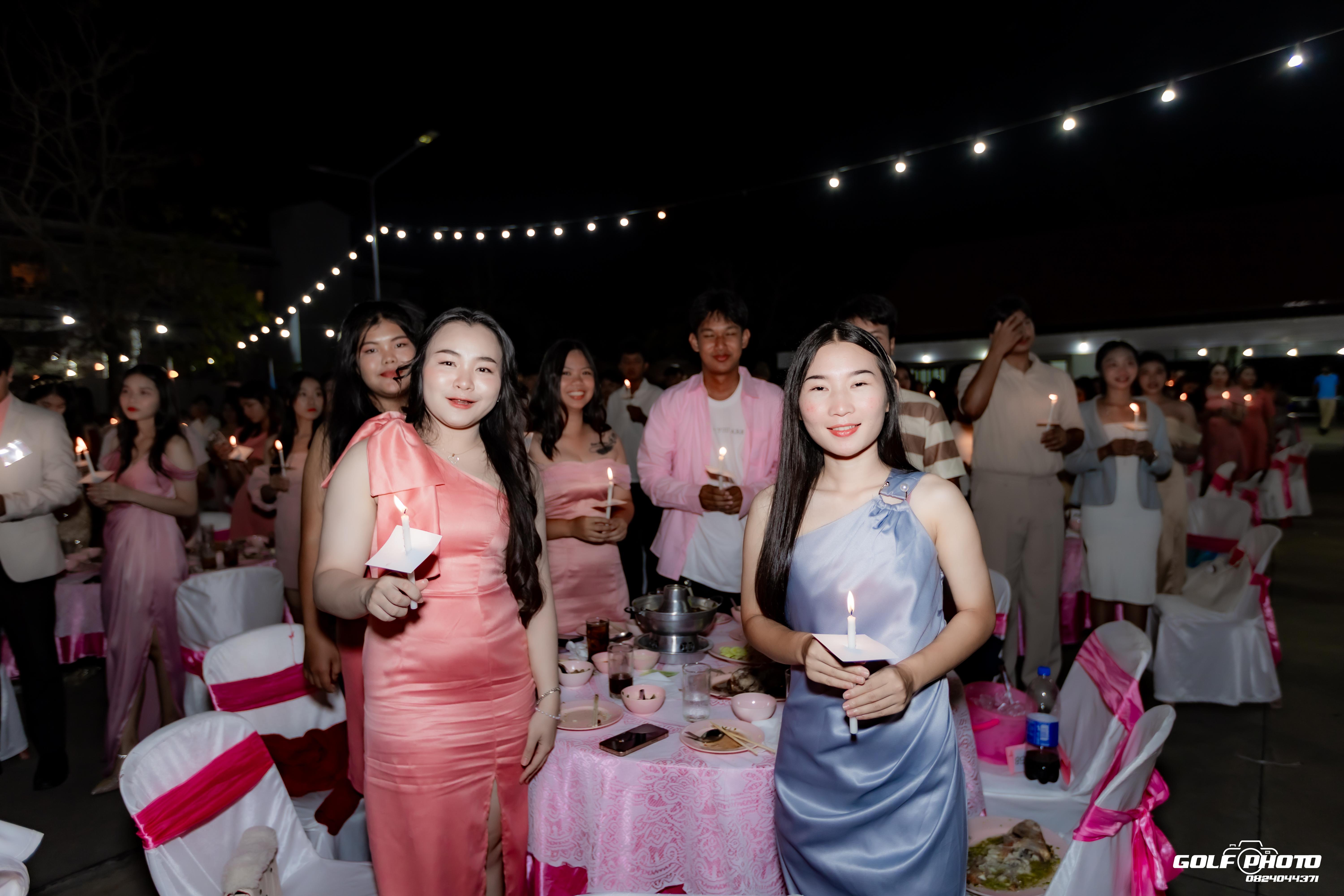 142. งานราตรีสีฟ้า