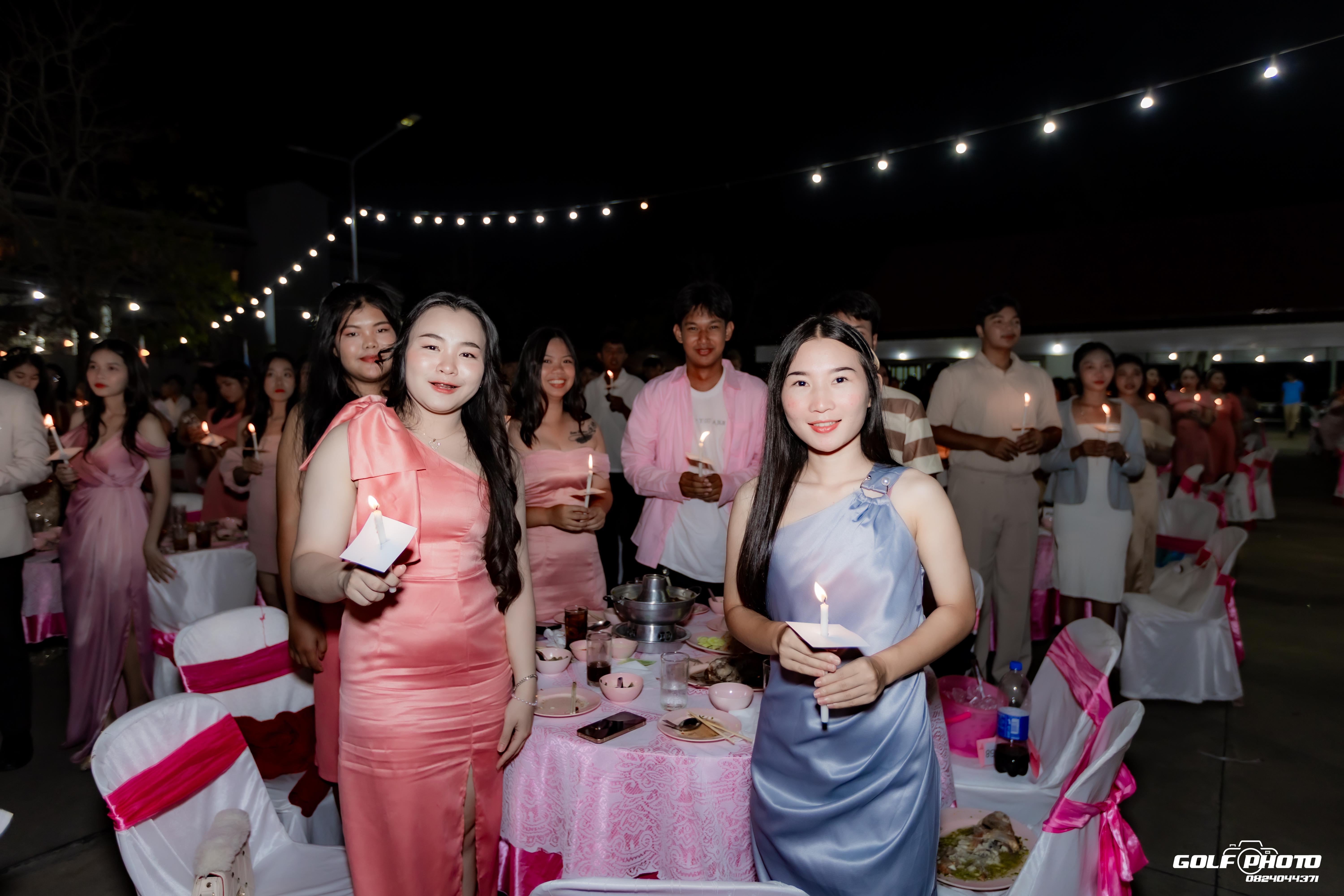 143. งานราตรีสีฟ้า
