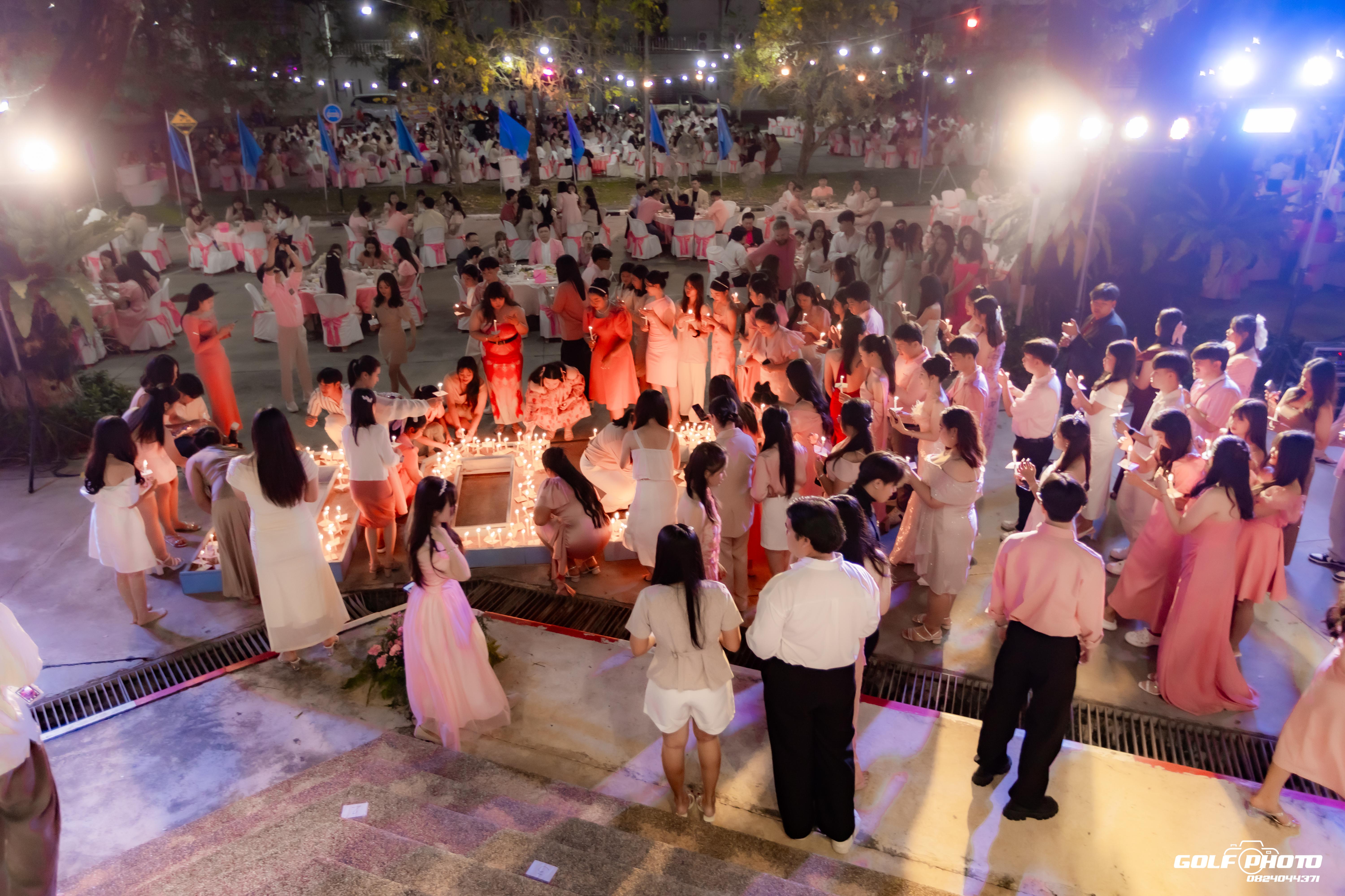 195. งานราตรีสีฟ้า