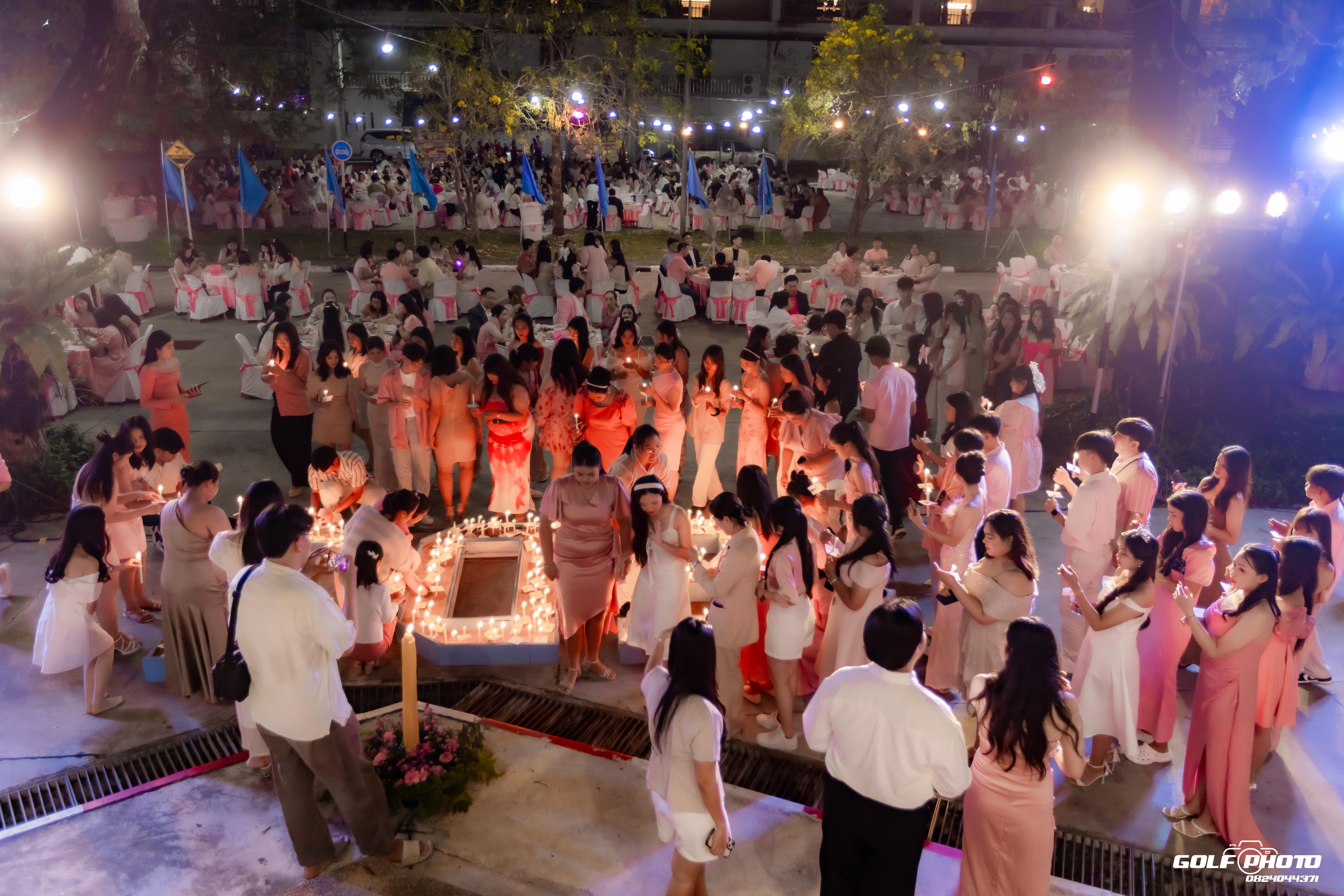 196. งานราตรีสีฟ้า