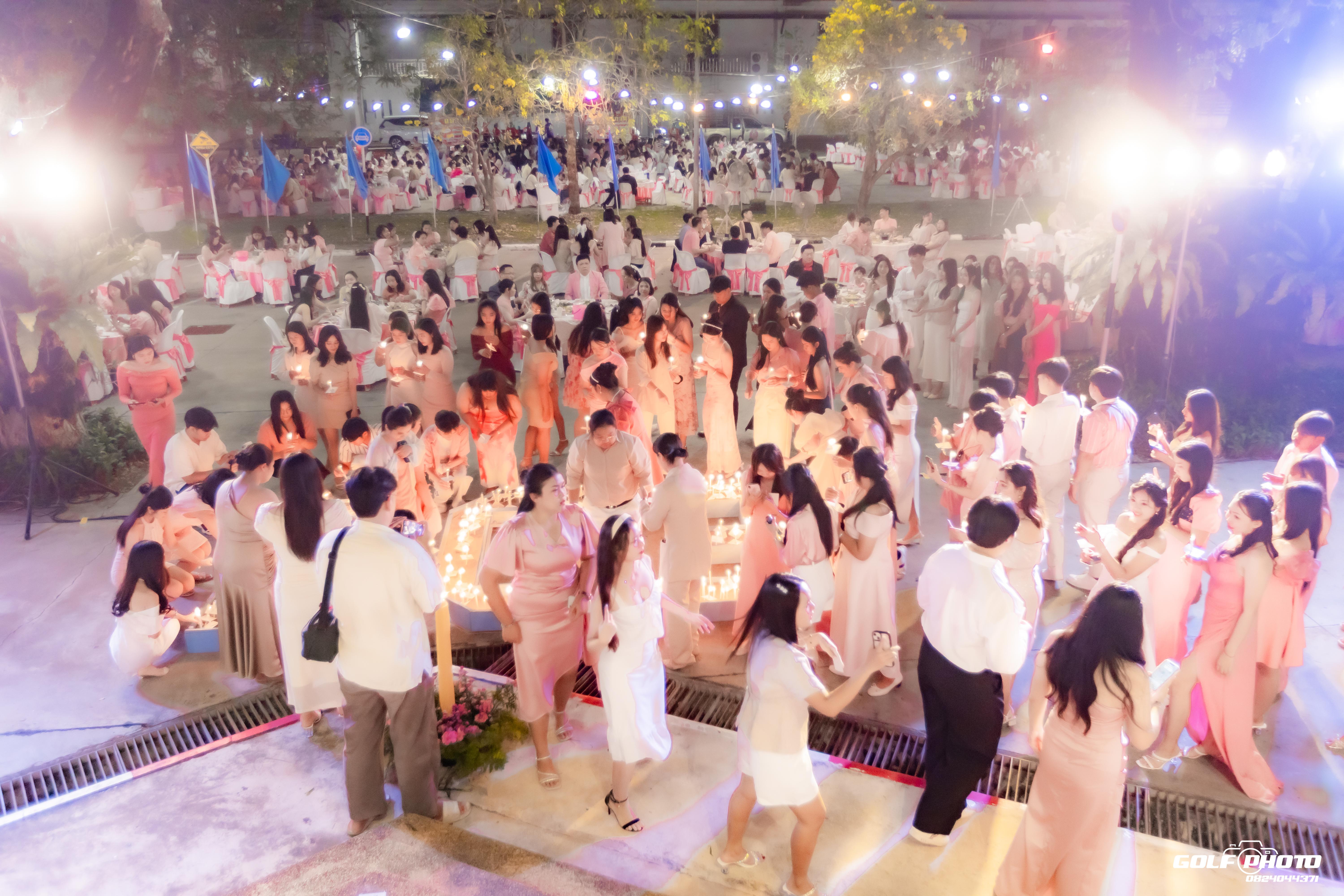198. งานราตรีสีฟ้า