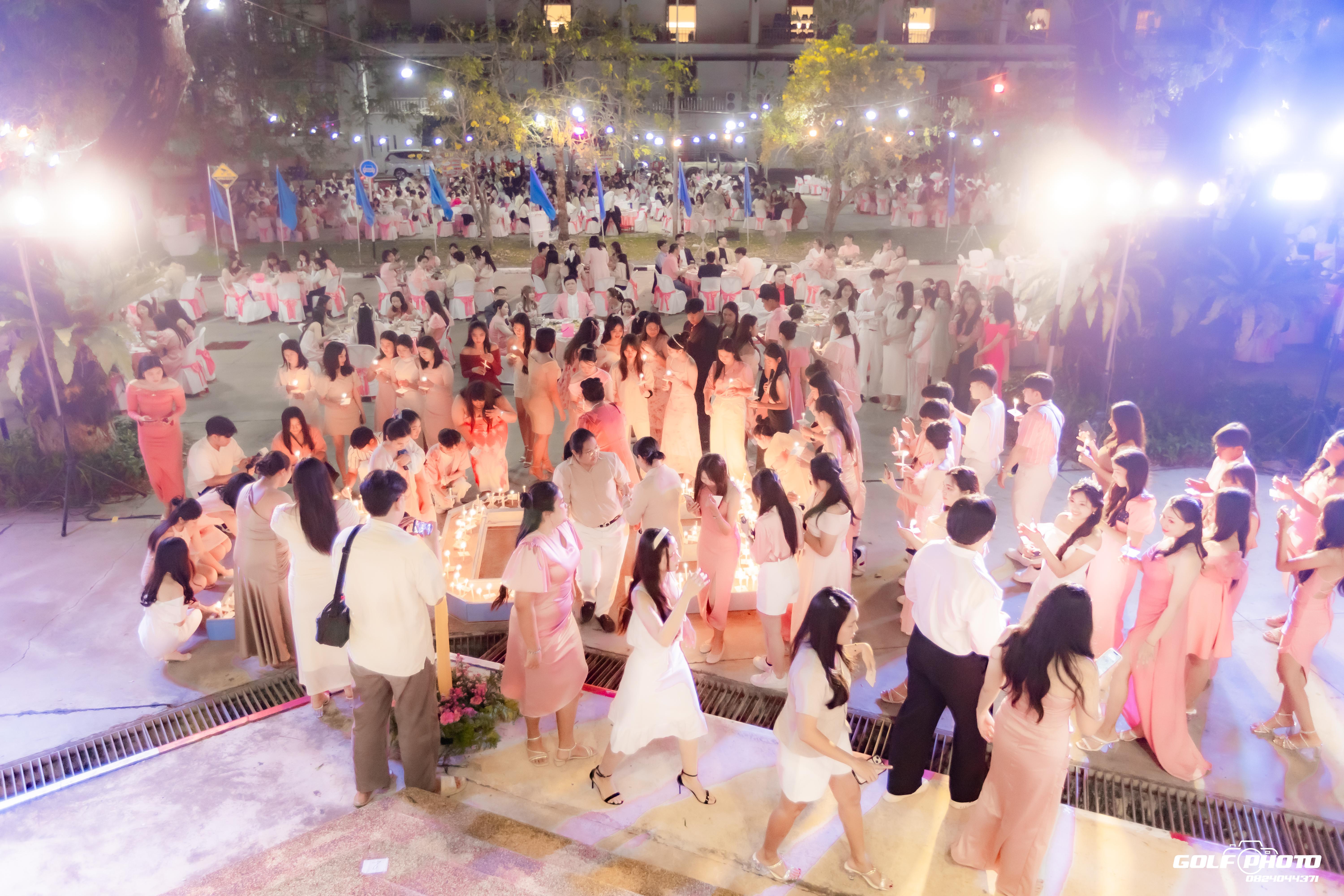 199. งานราตรีสีฟ้า