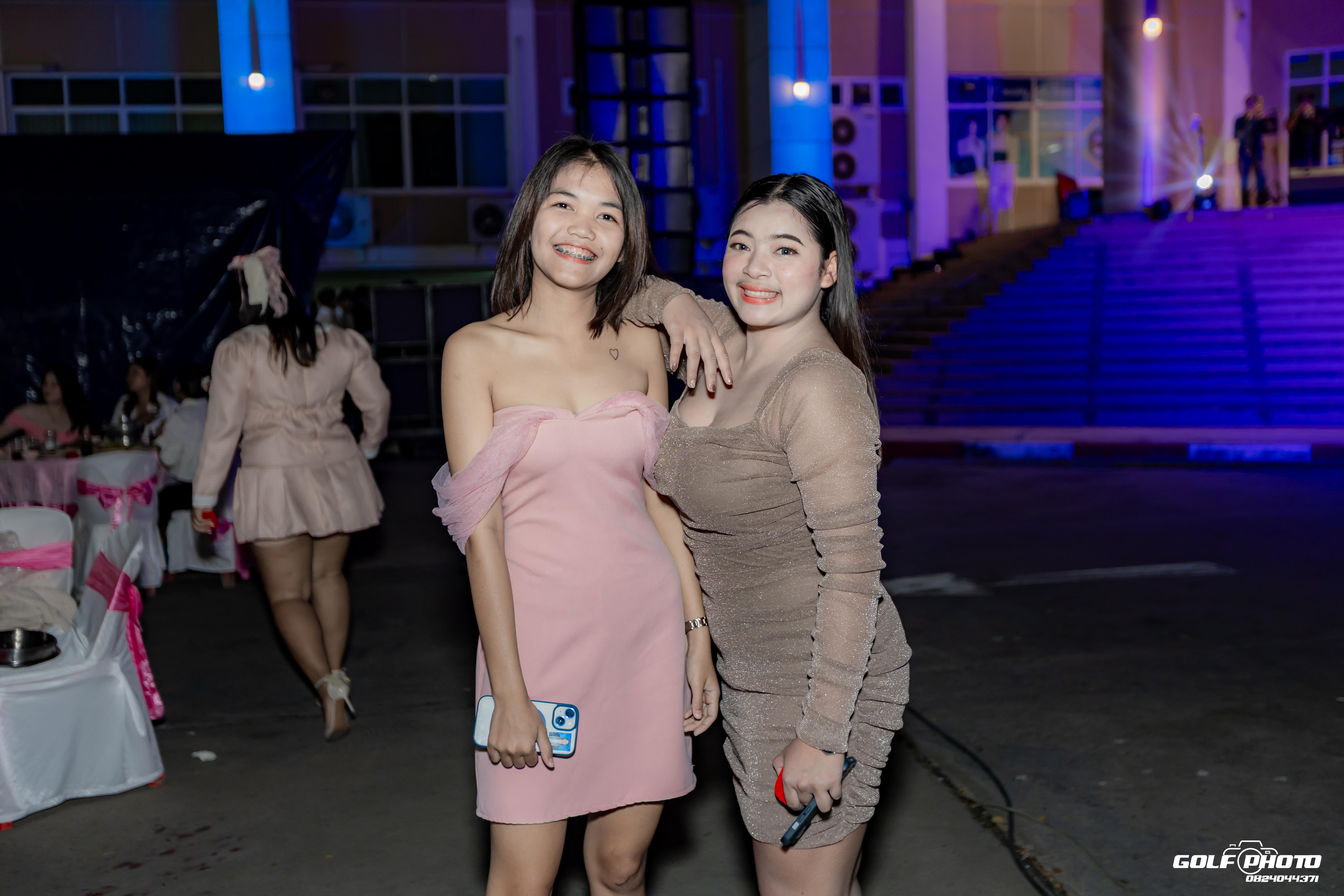 280. งานราตรีสีฟ้า