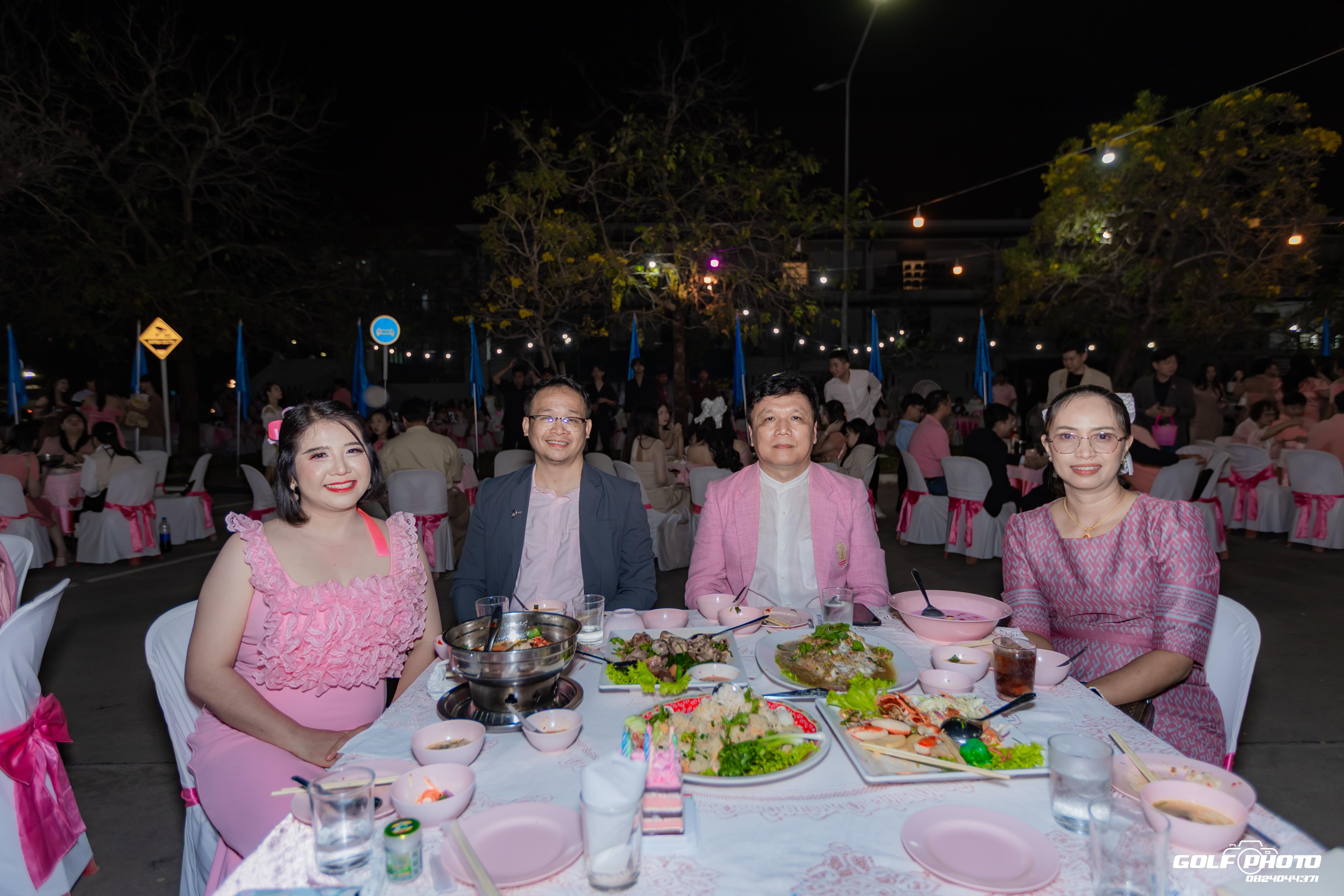 293. งานราตรีสีฟ้า