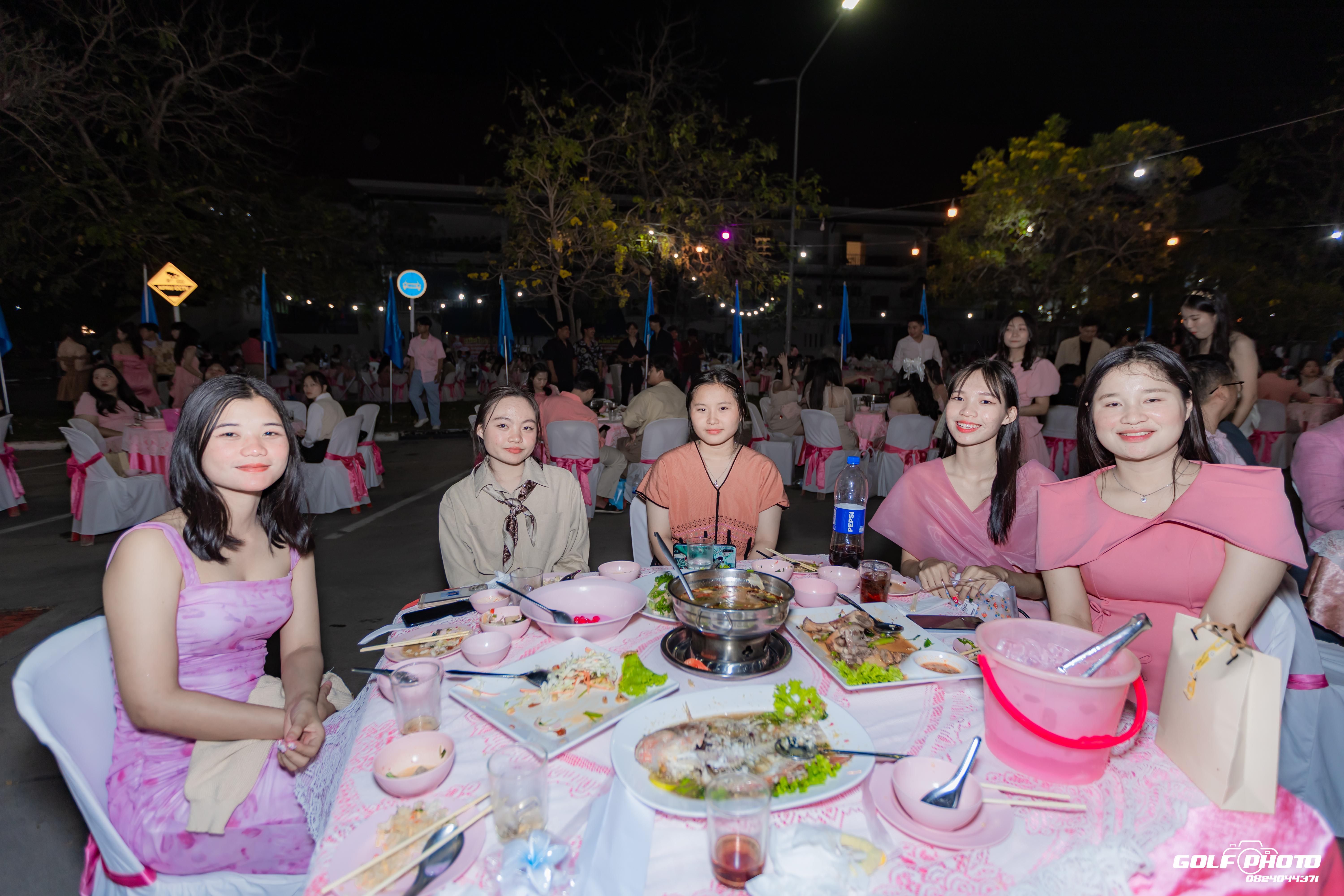 294. งานราตรีสีฟ้า