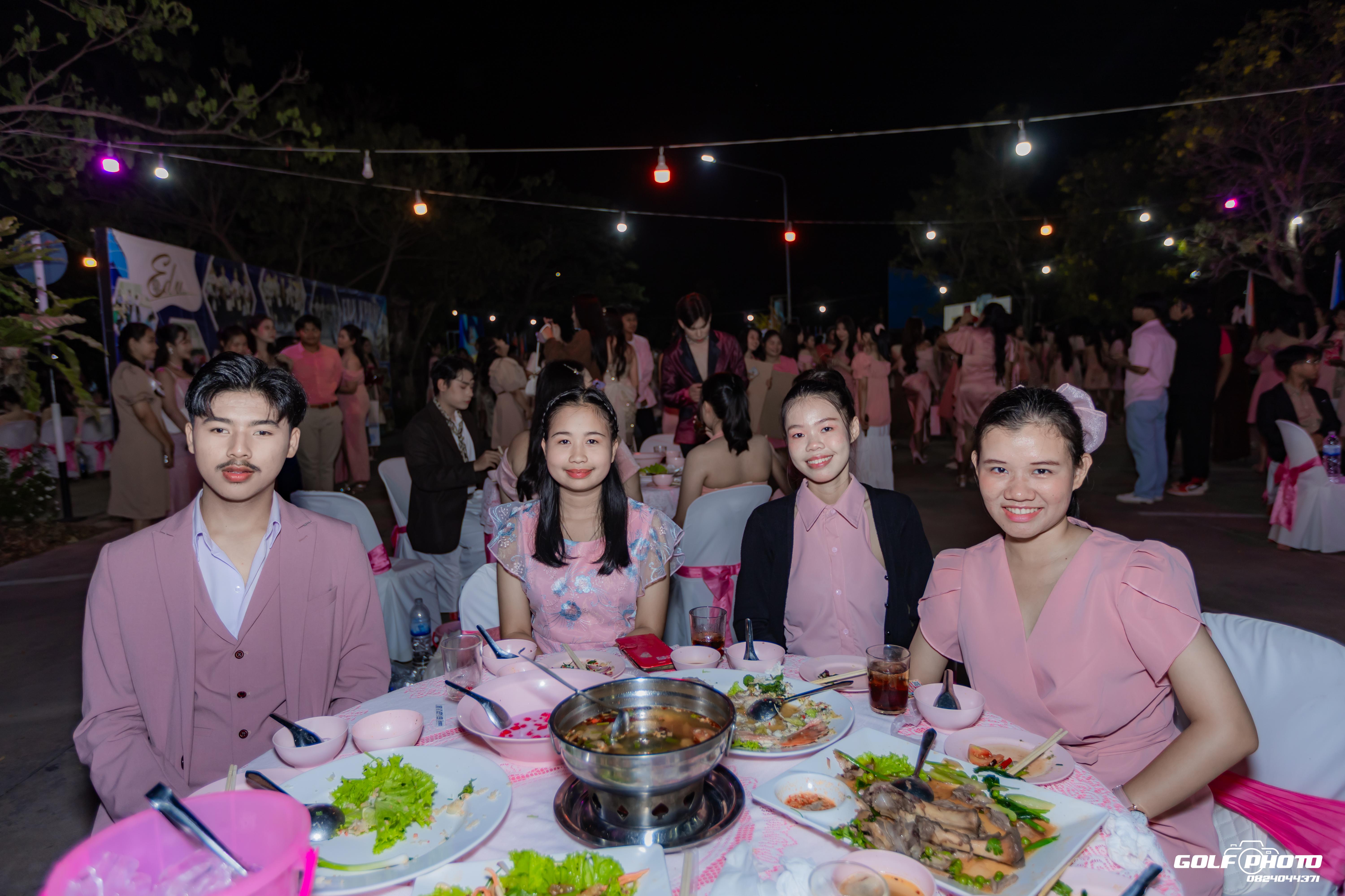 298. งานราตรีสีฟ้า