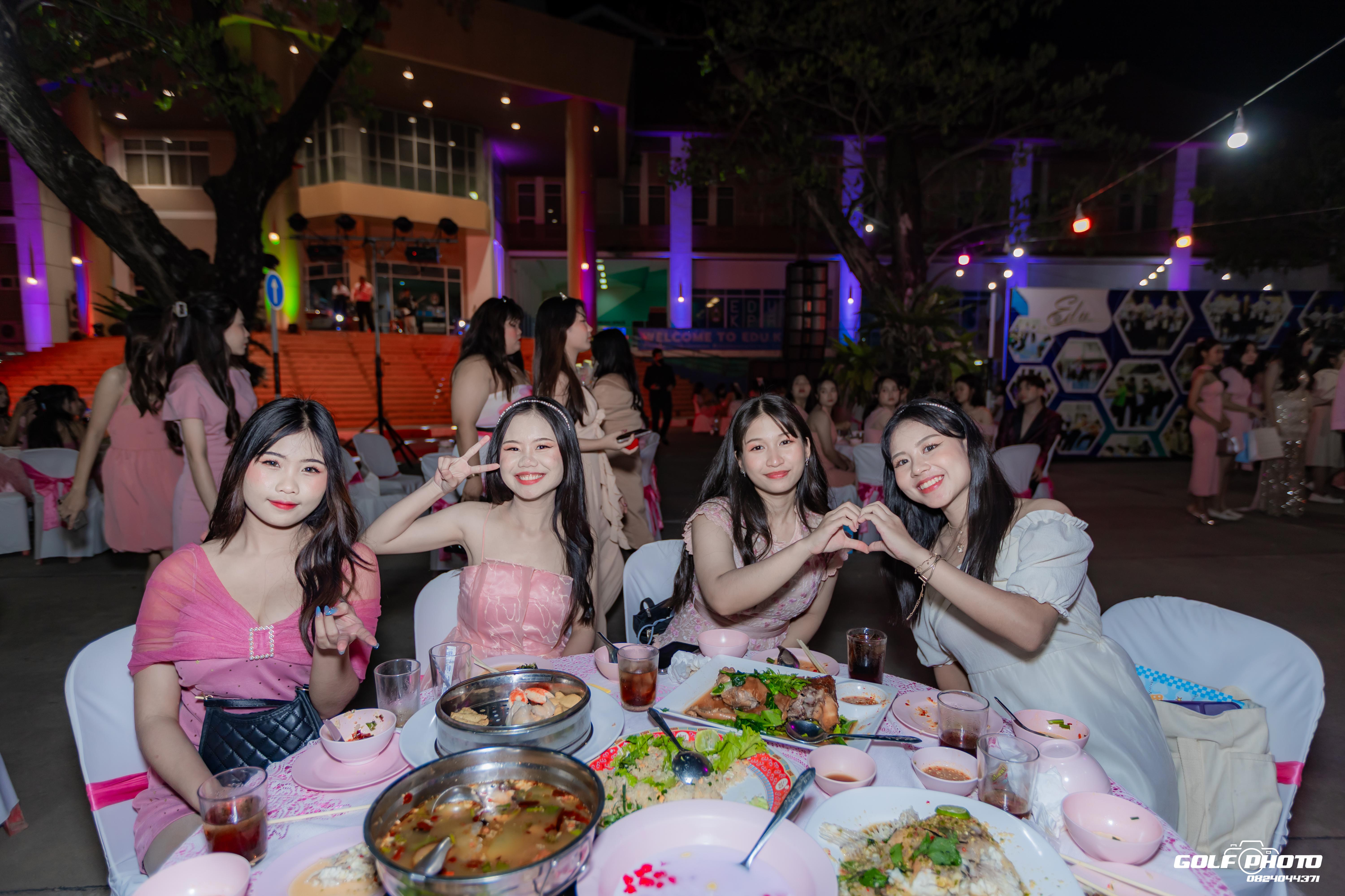 307. งานราตรีสีฟ้า