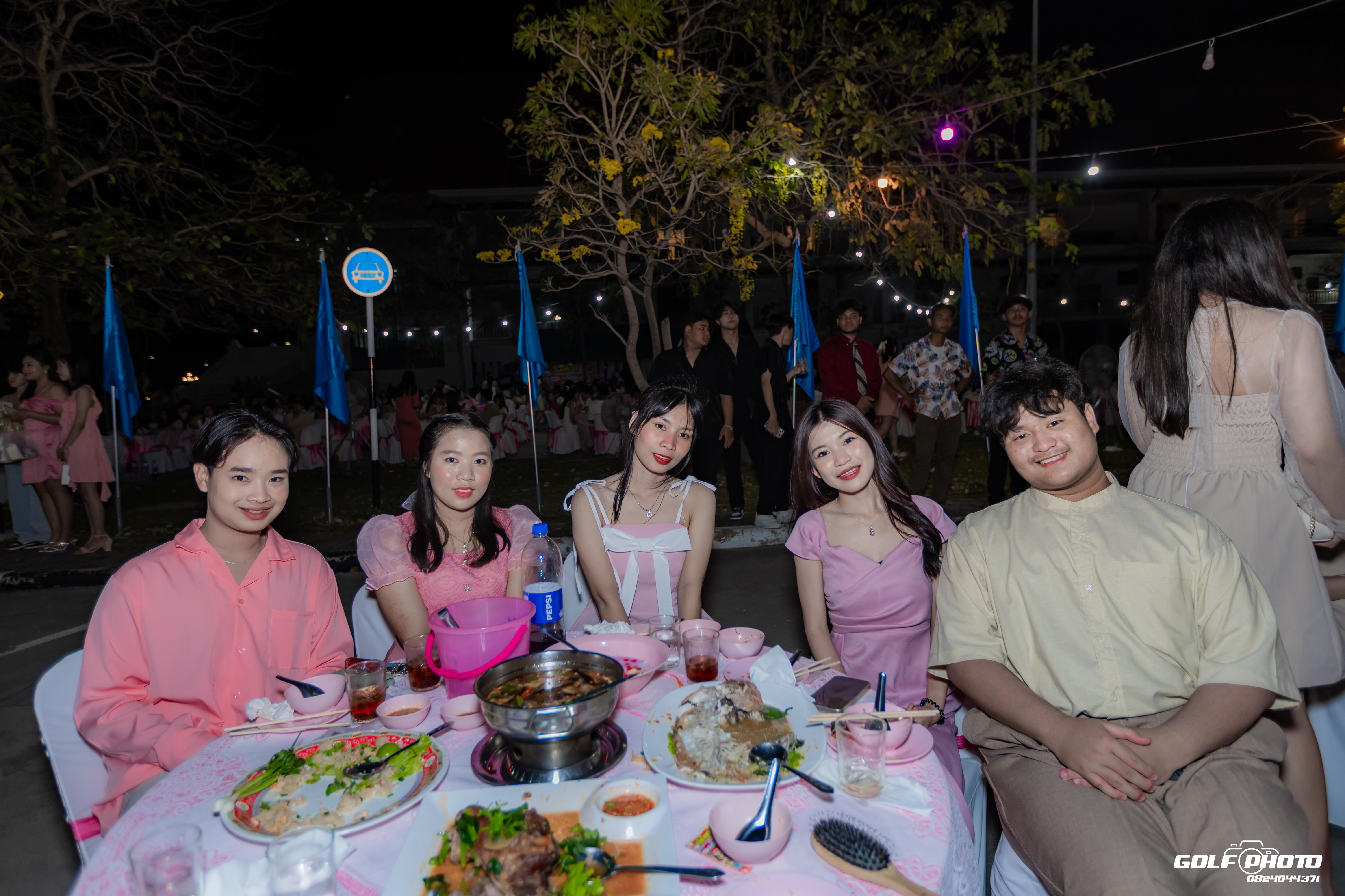 313. งานราตรีสีฟ้า