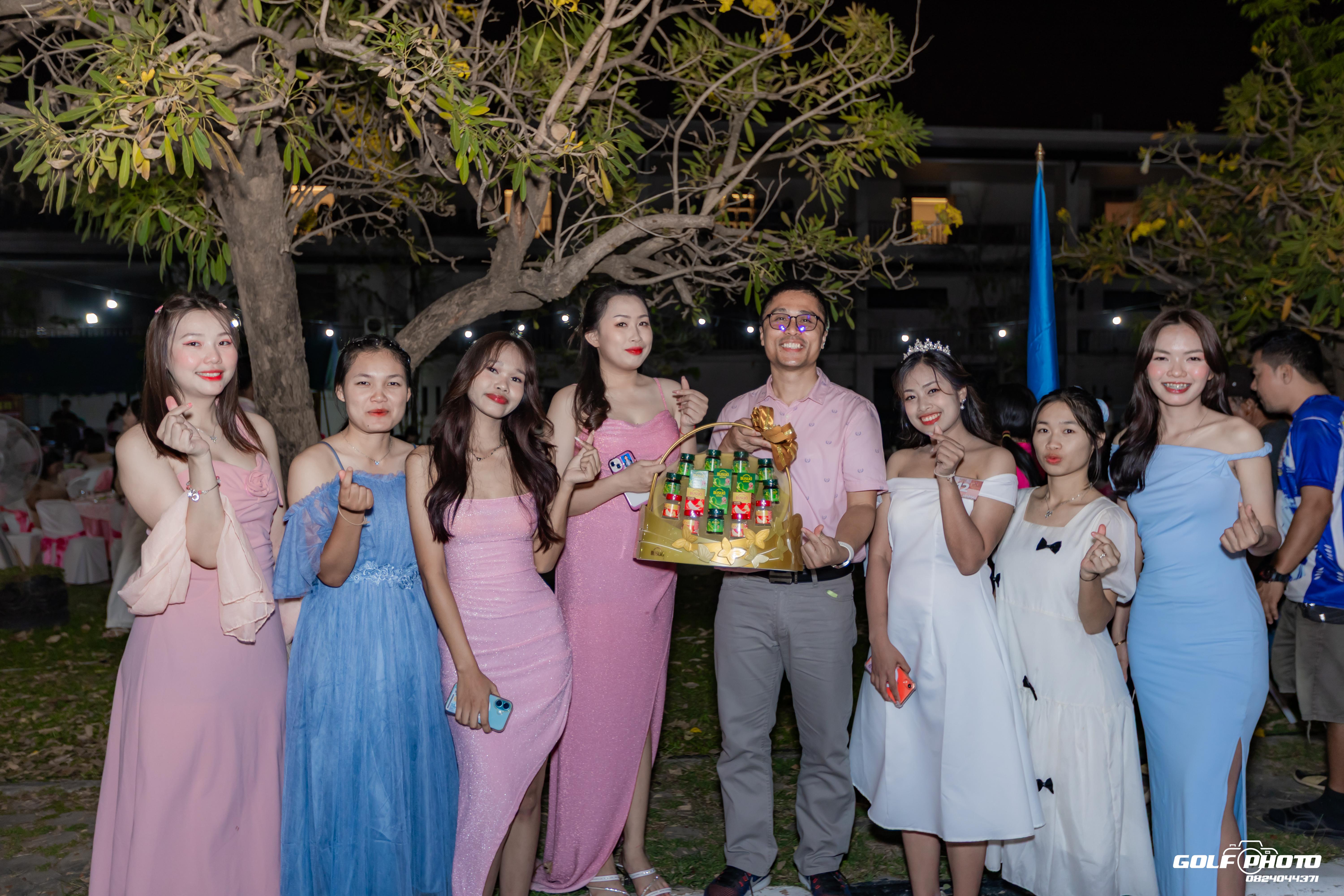 328. งานราตรีสีฟ้า