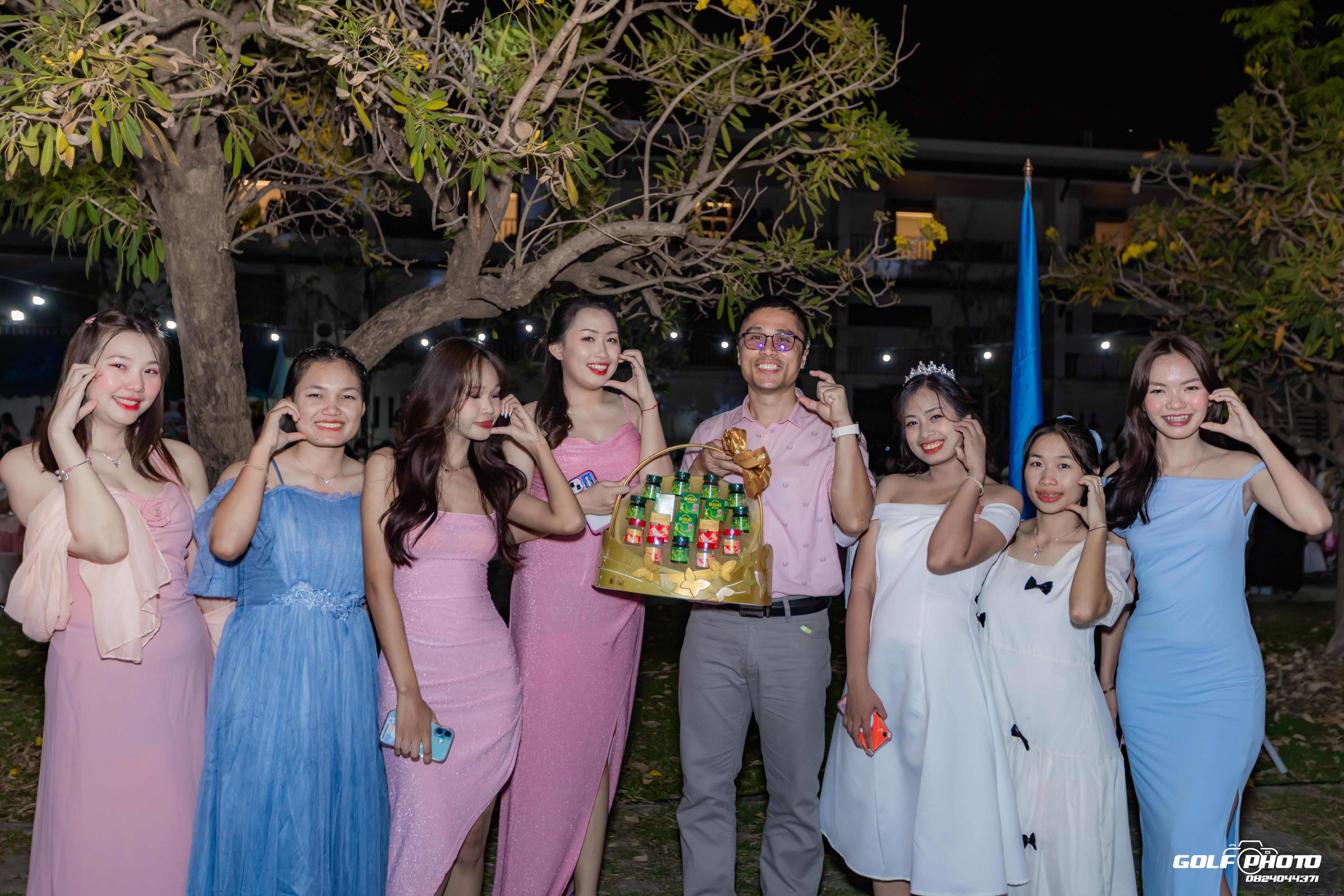 329. งานราตรีสีฟ้า