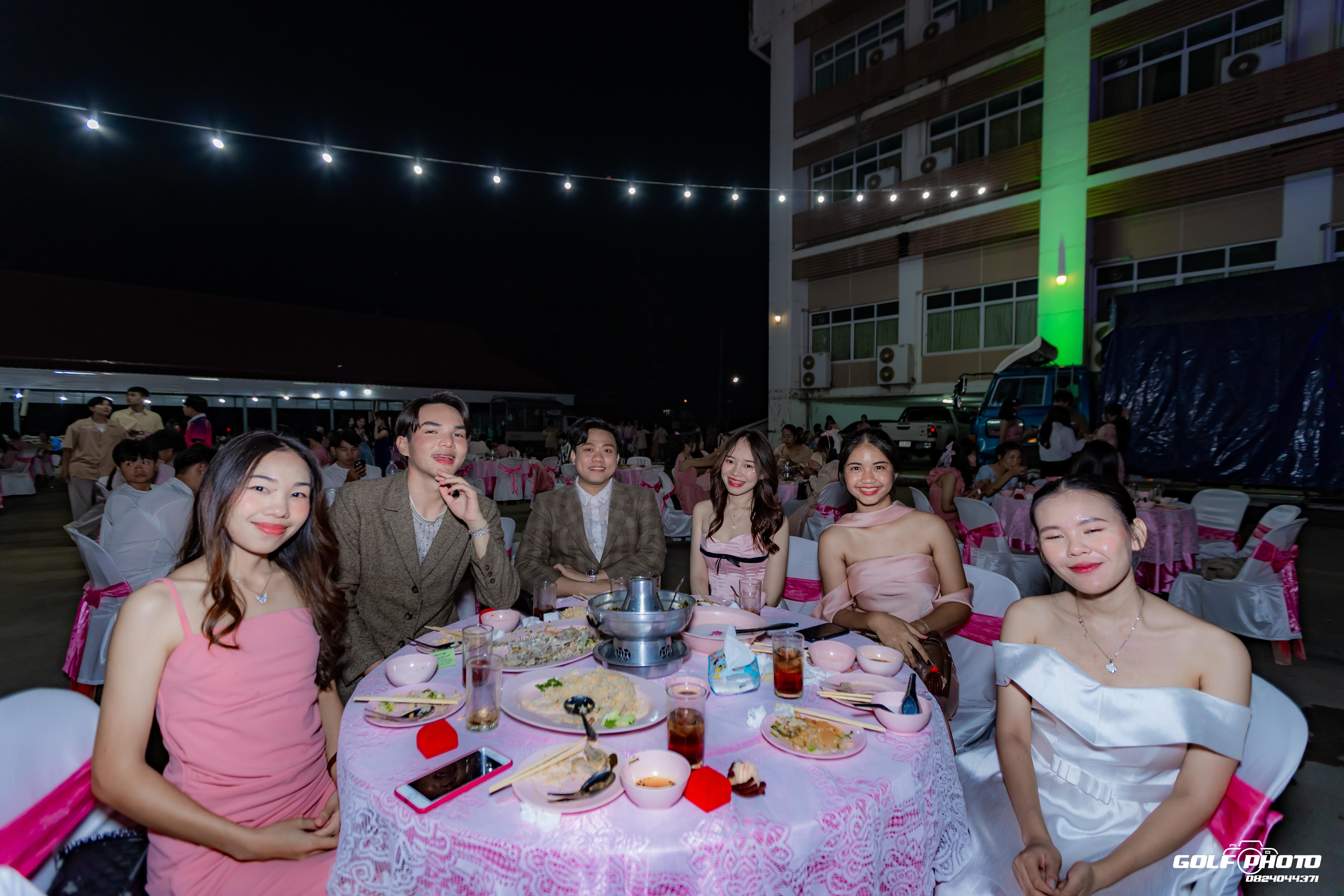 348. งานราตรีสีฟ้า
