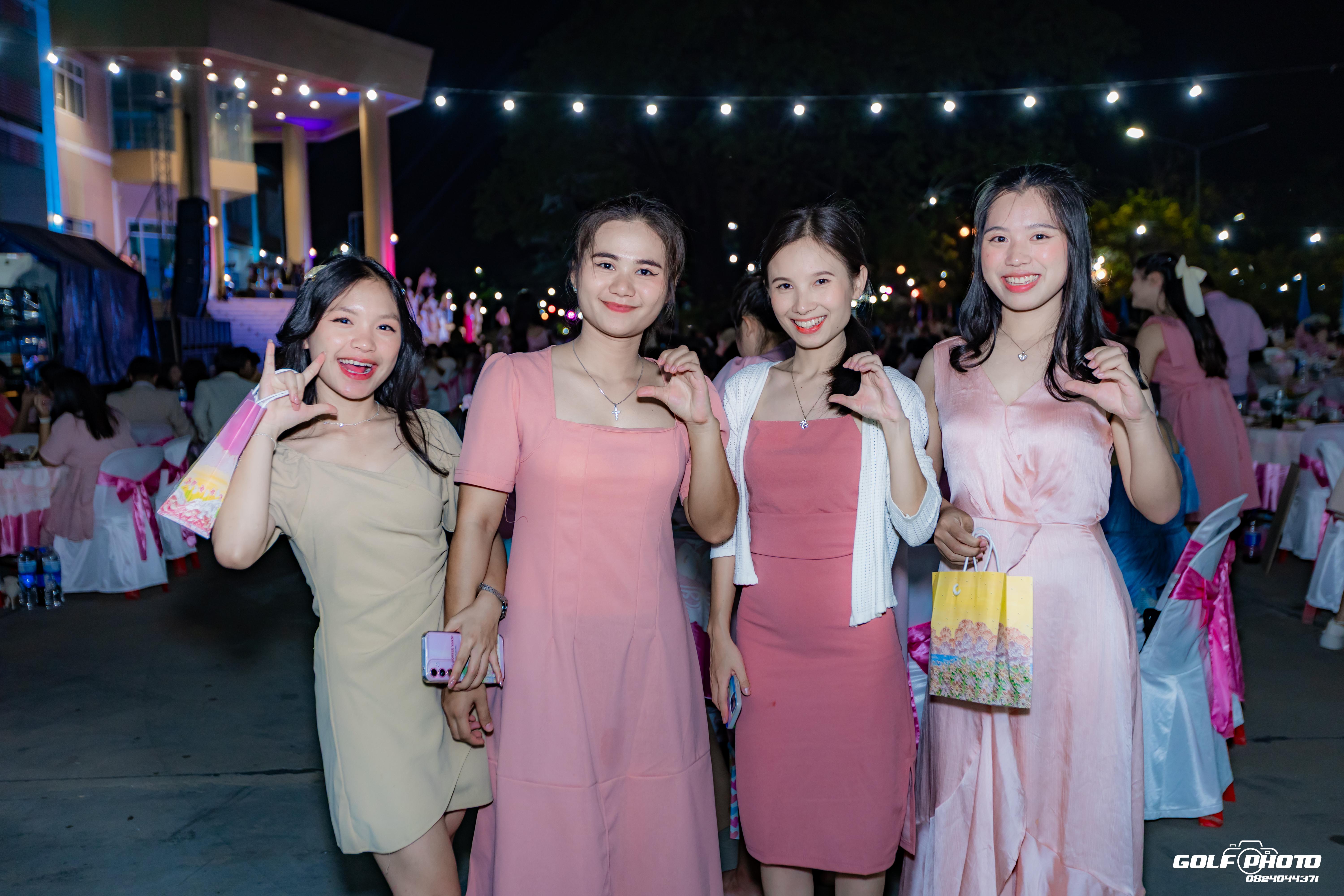 380. งานราตรีสีฟ้า