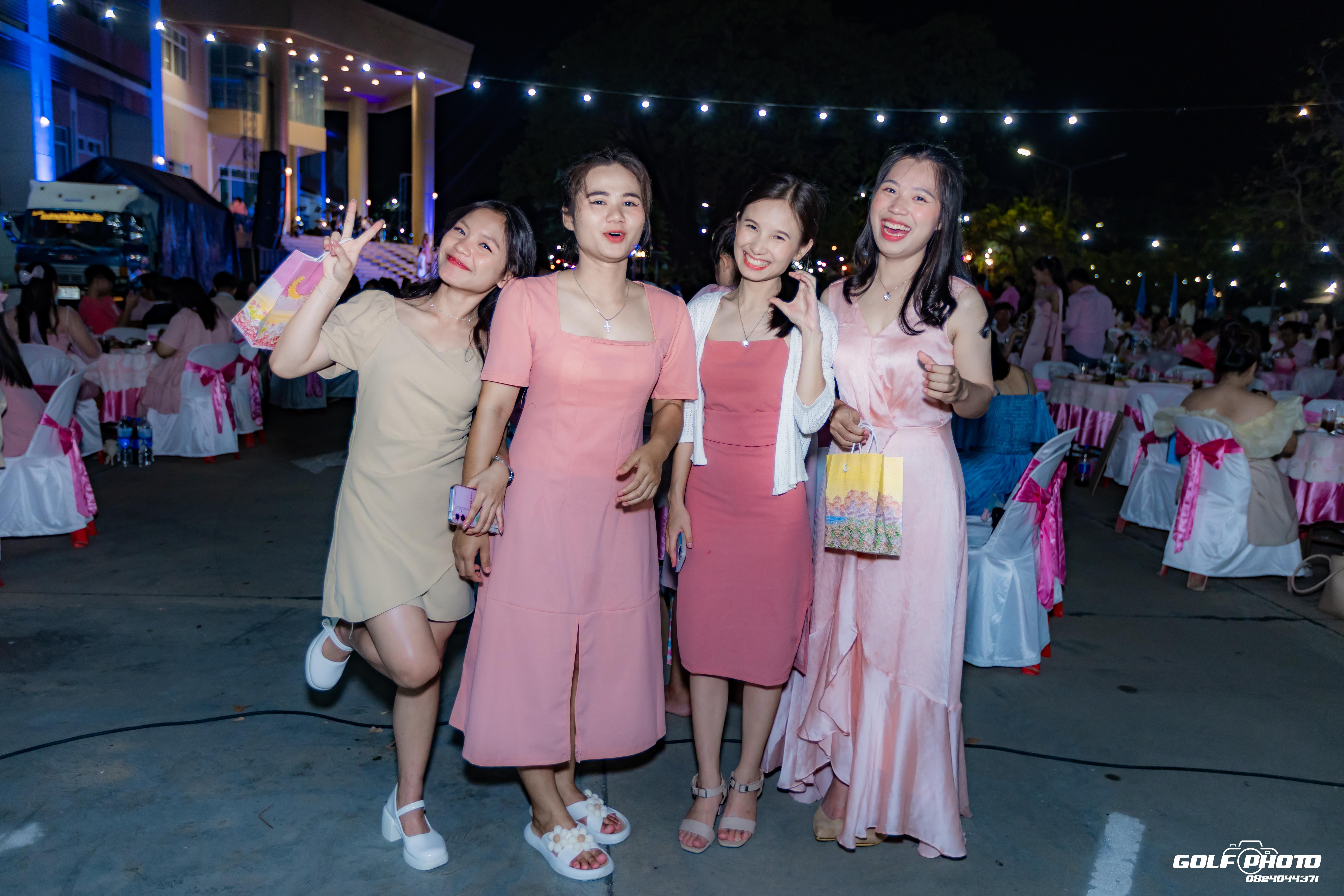 381. งานราตรีสีฟ้า