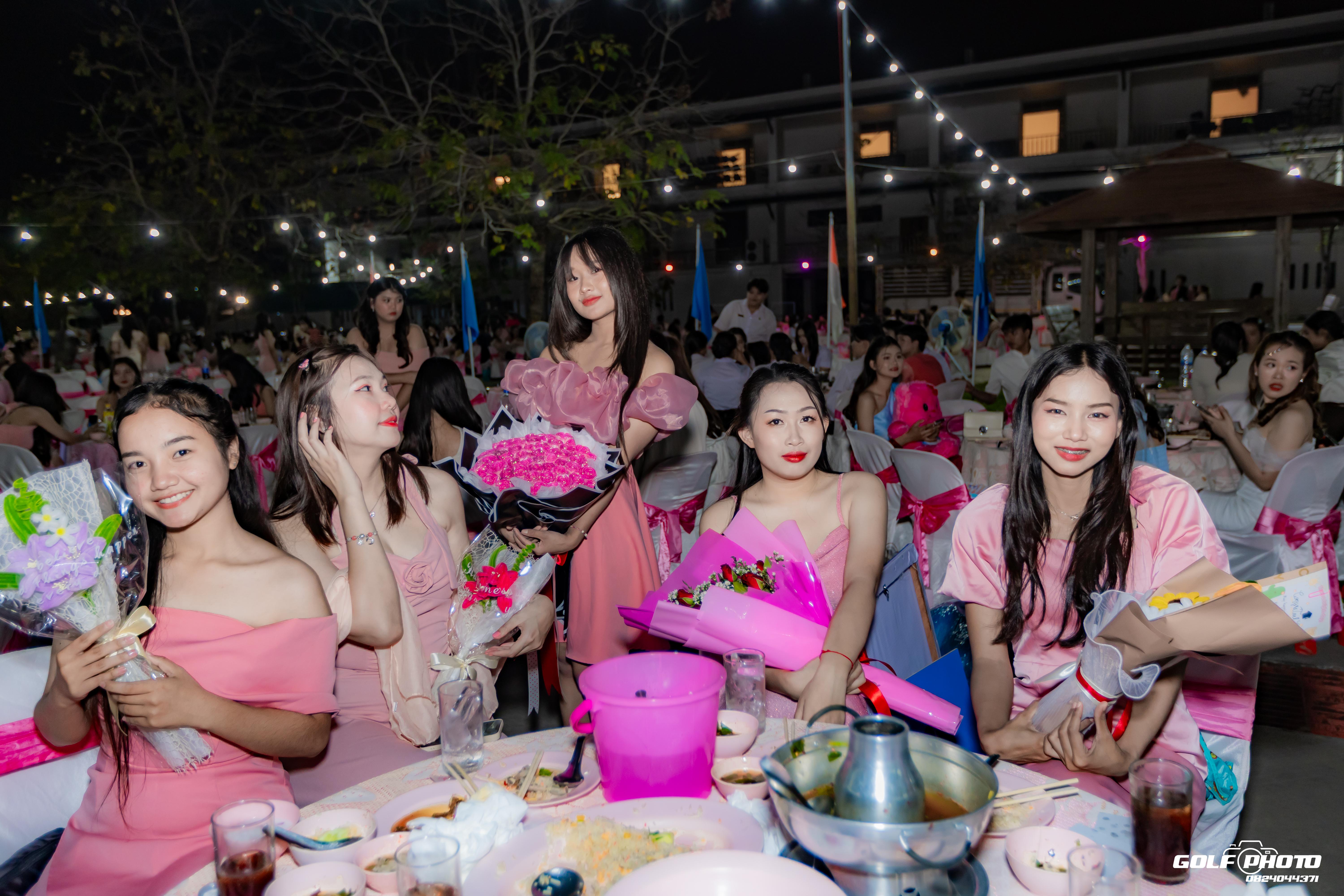 393. งานราตรีสีฟ้า