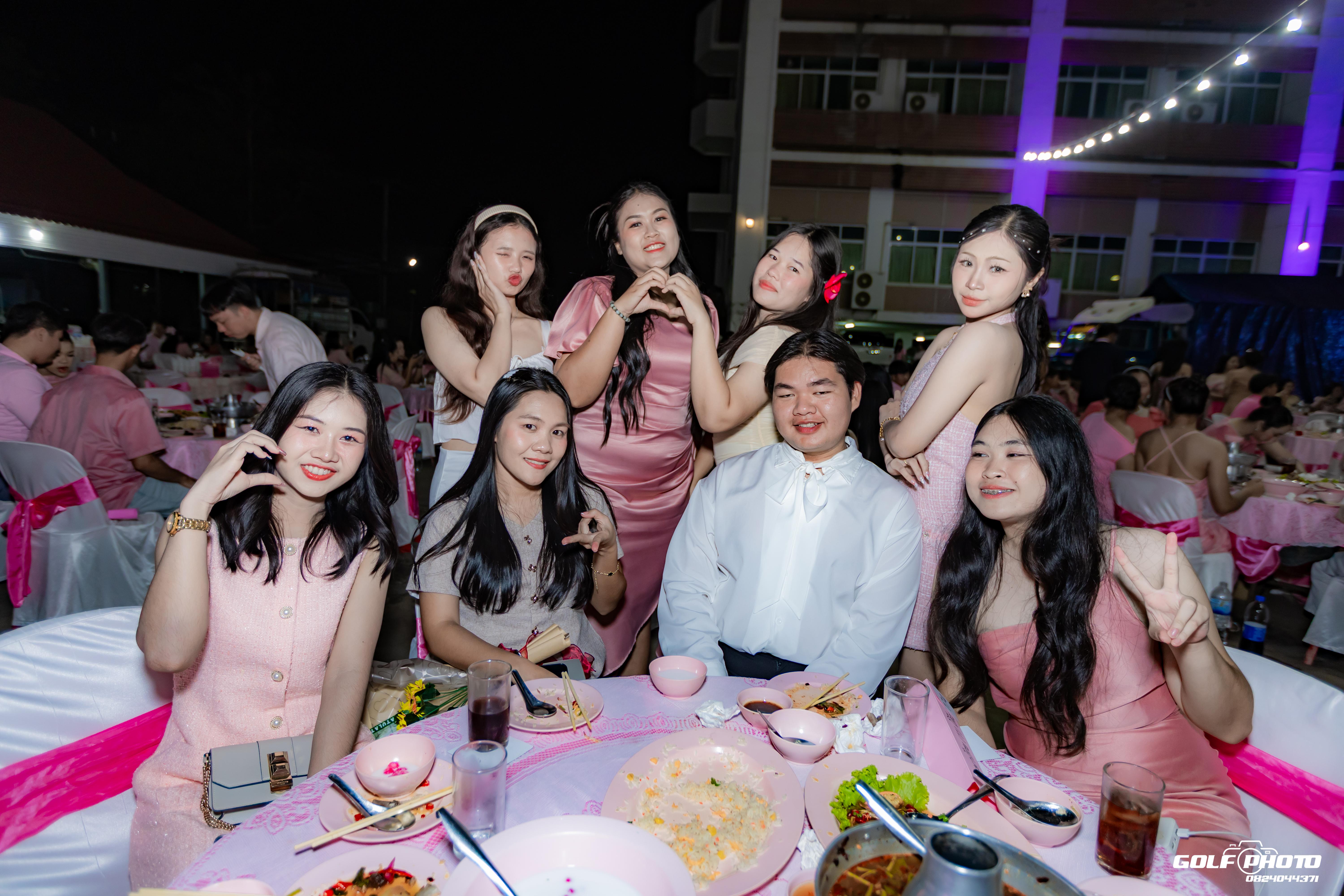 402. งานราตรีสีฟ้า
