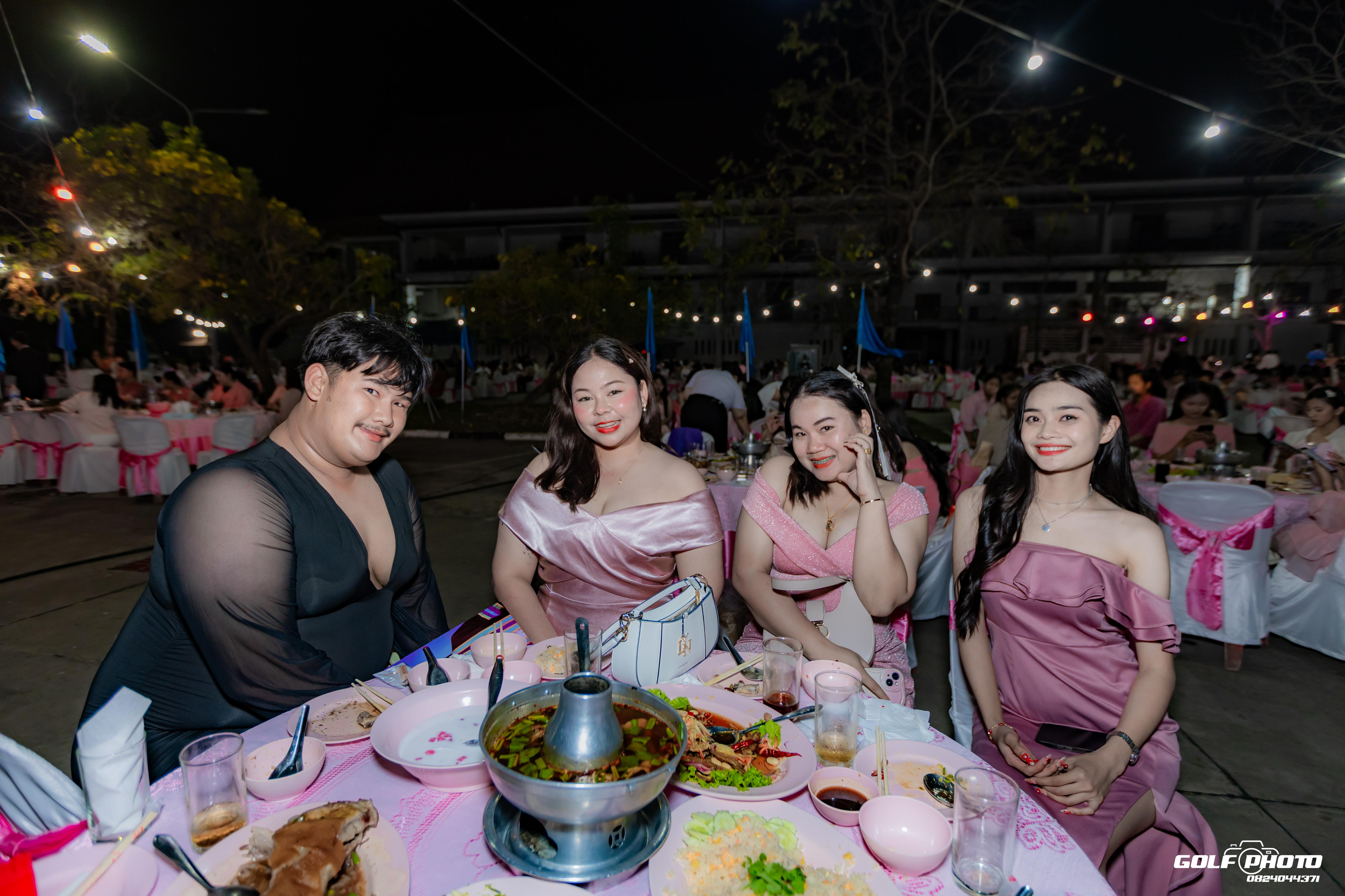 424. งานราตรีสีฟ้า